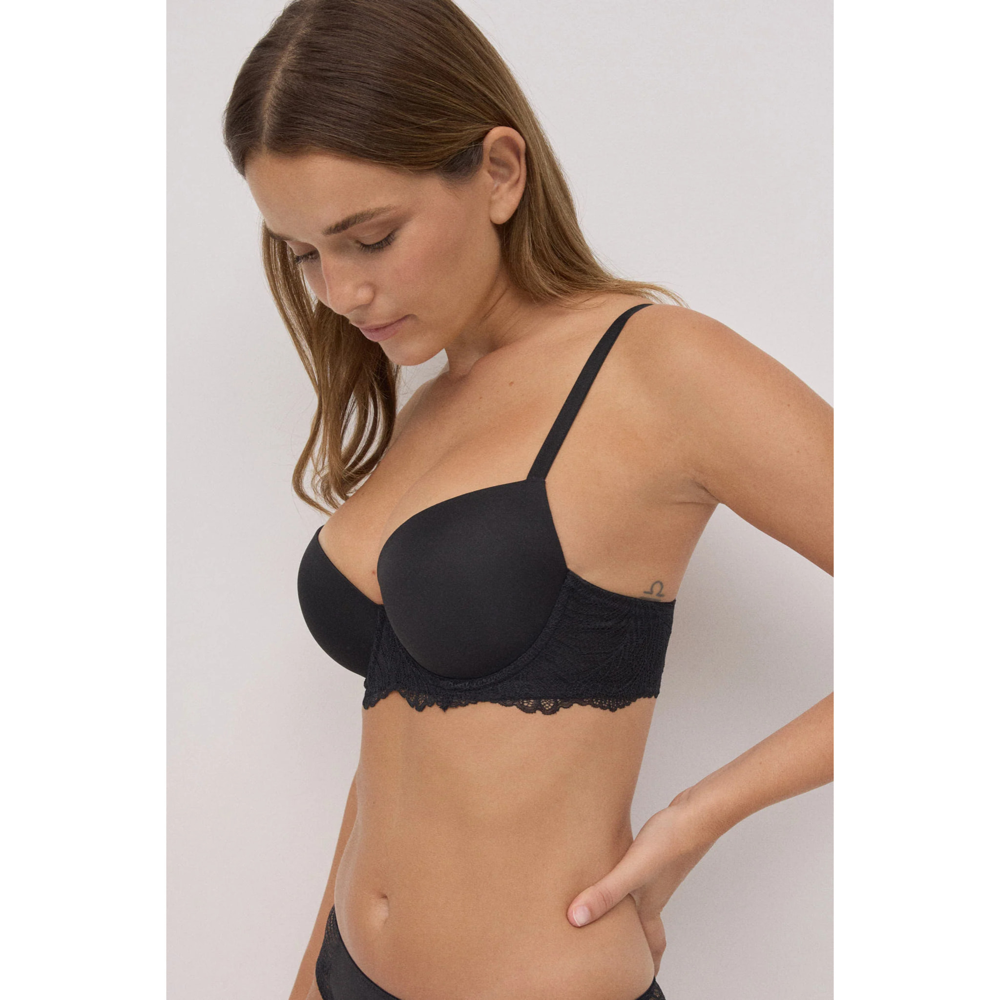Reggiseno push-up in pizzo nero, coppa B