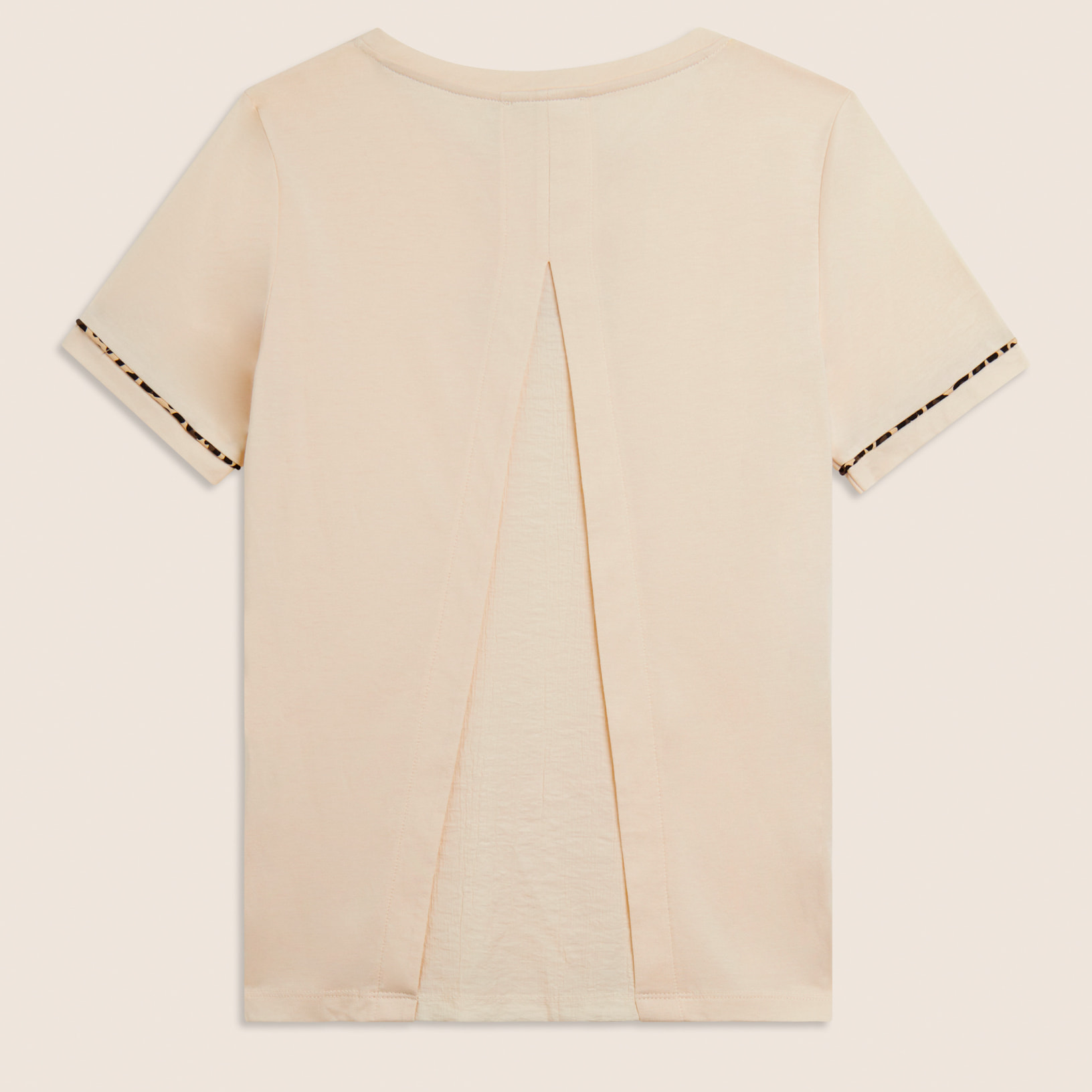 T-shirt con inserto crinkle sul retro e dettagli animalier