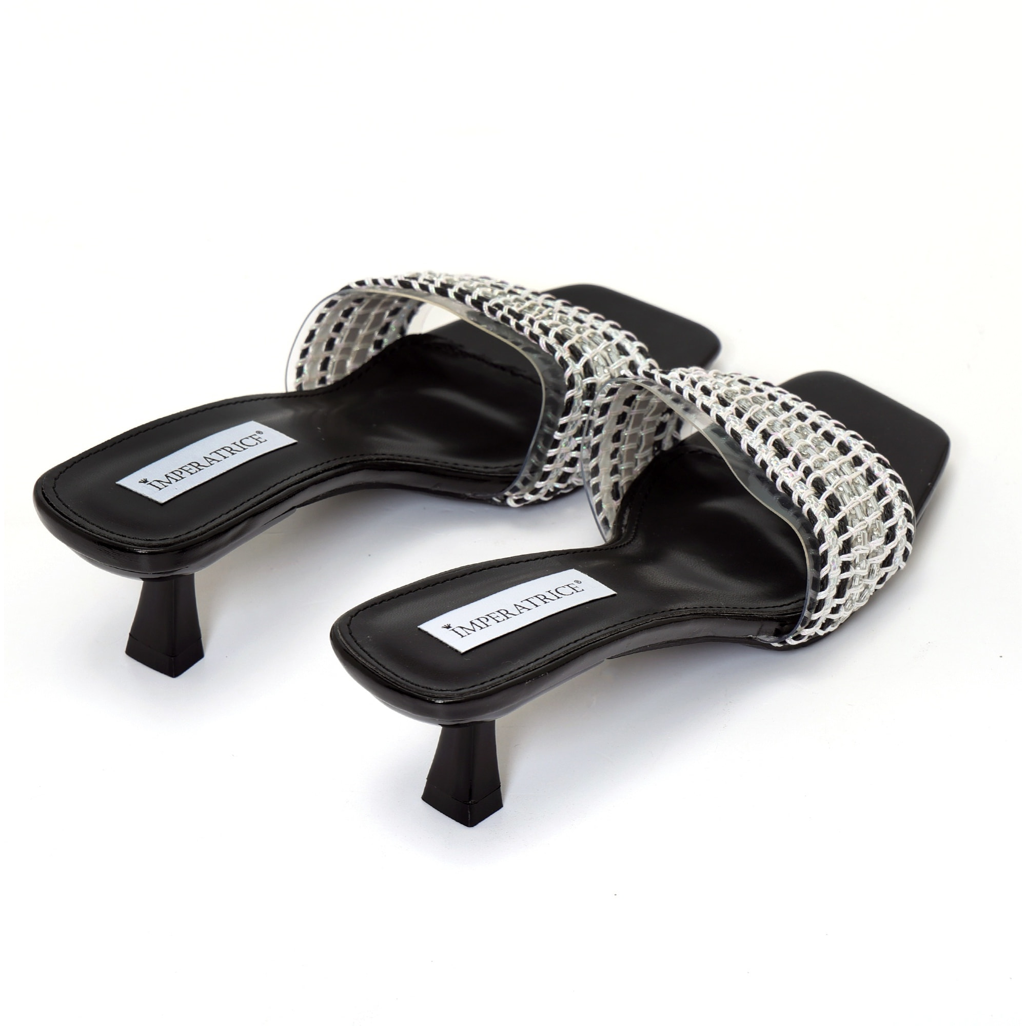 Sandali con tacco basso a rocchetto e fascia con ricamo e pietre