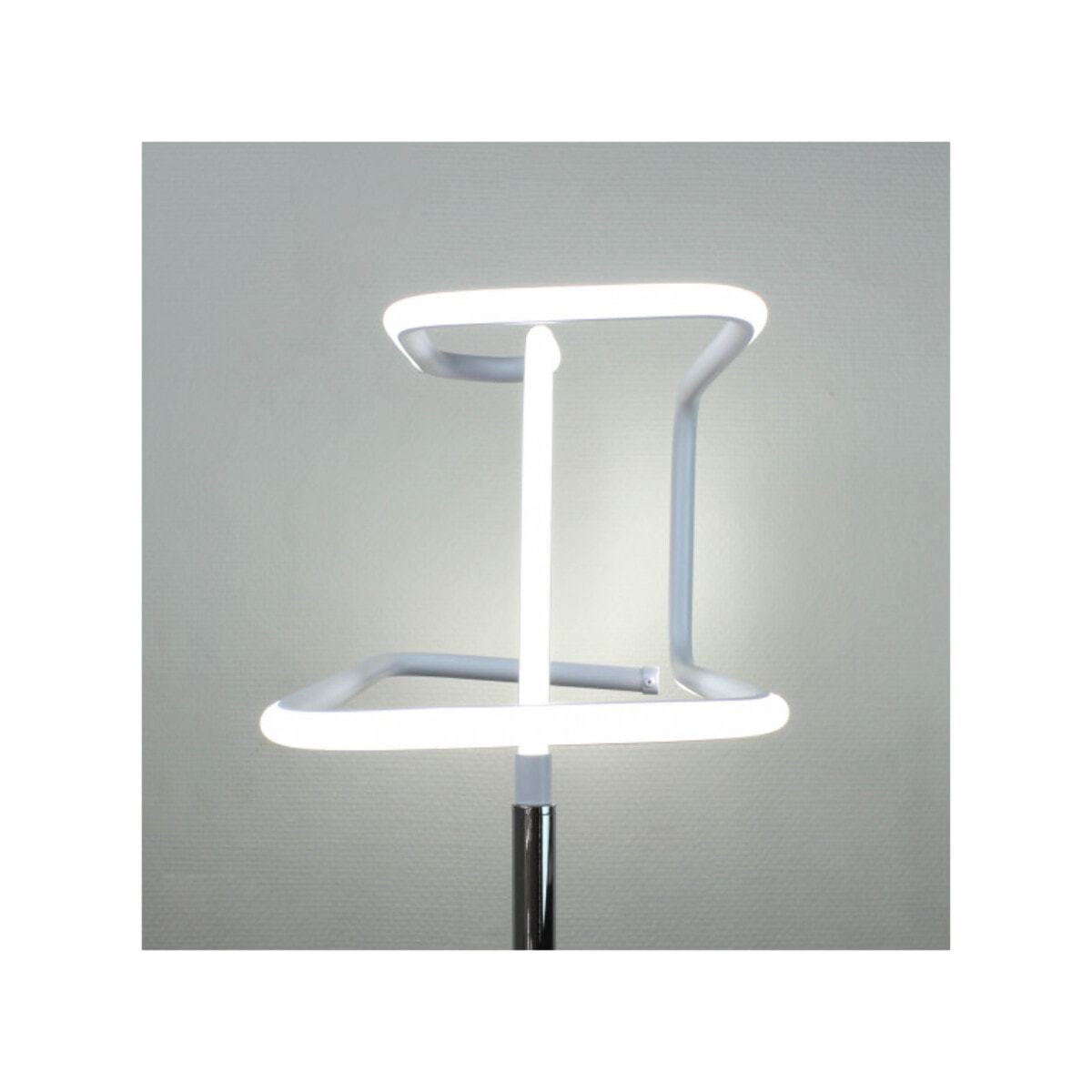 Lampadaire design et original LED angulaire - SPOK
