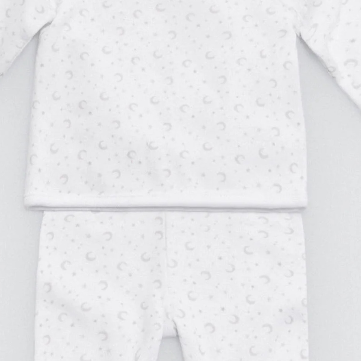 Set di primi vestiti per neonato bianchi