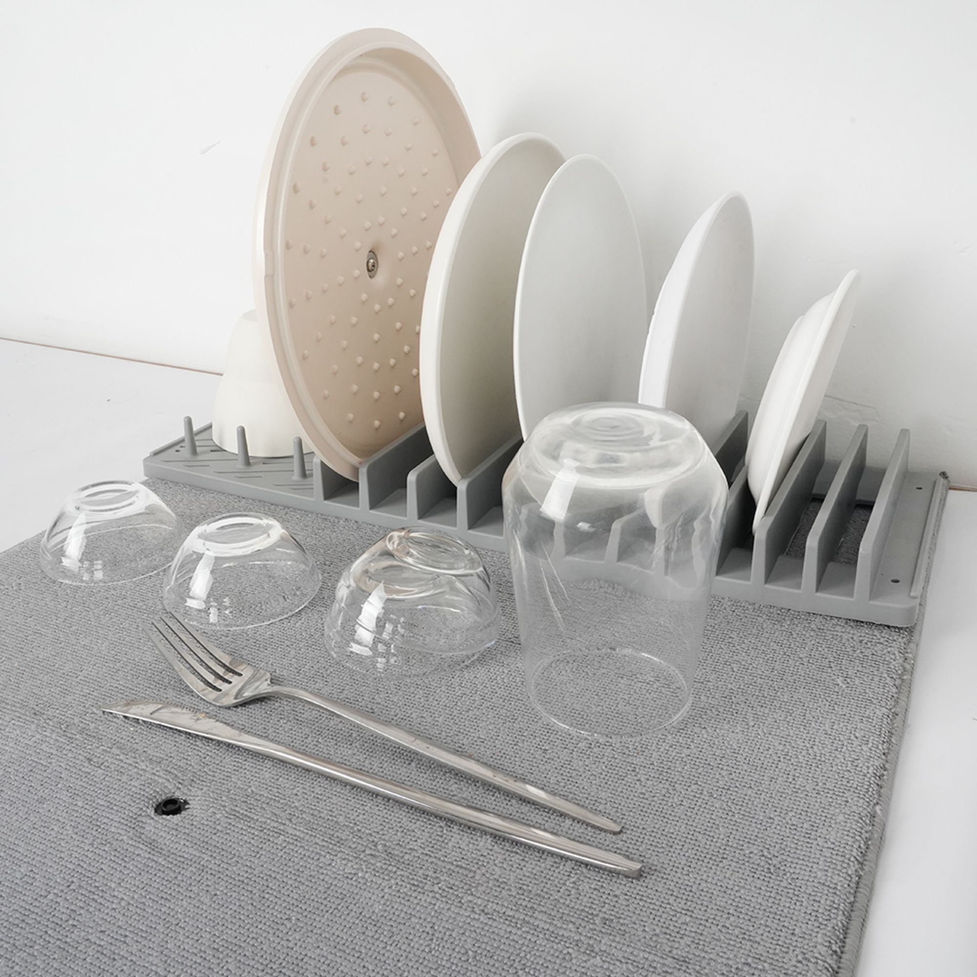 Egouttoir à vaisselle en plastique et tapis