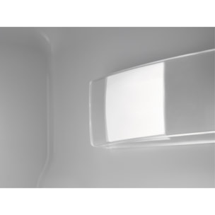 AEG Frigorífico combi de integración Serie 6000 LowFrost IA CoolAssist de 177,2 cm OSC6D181ES