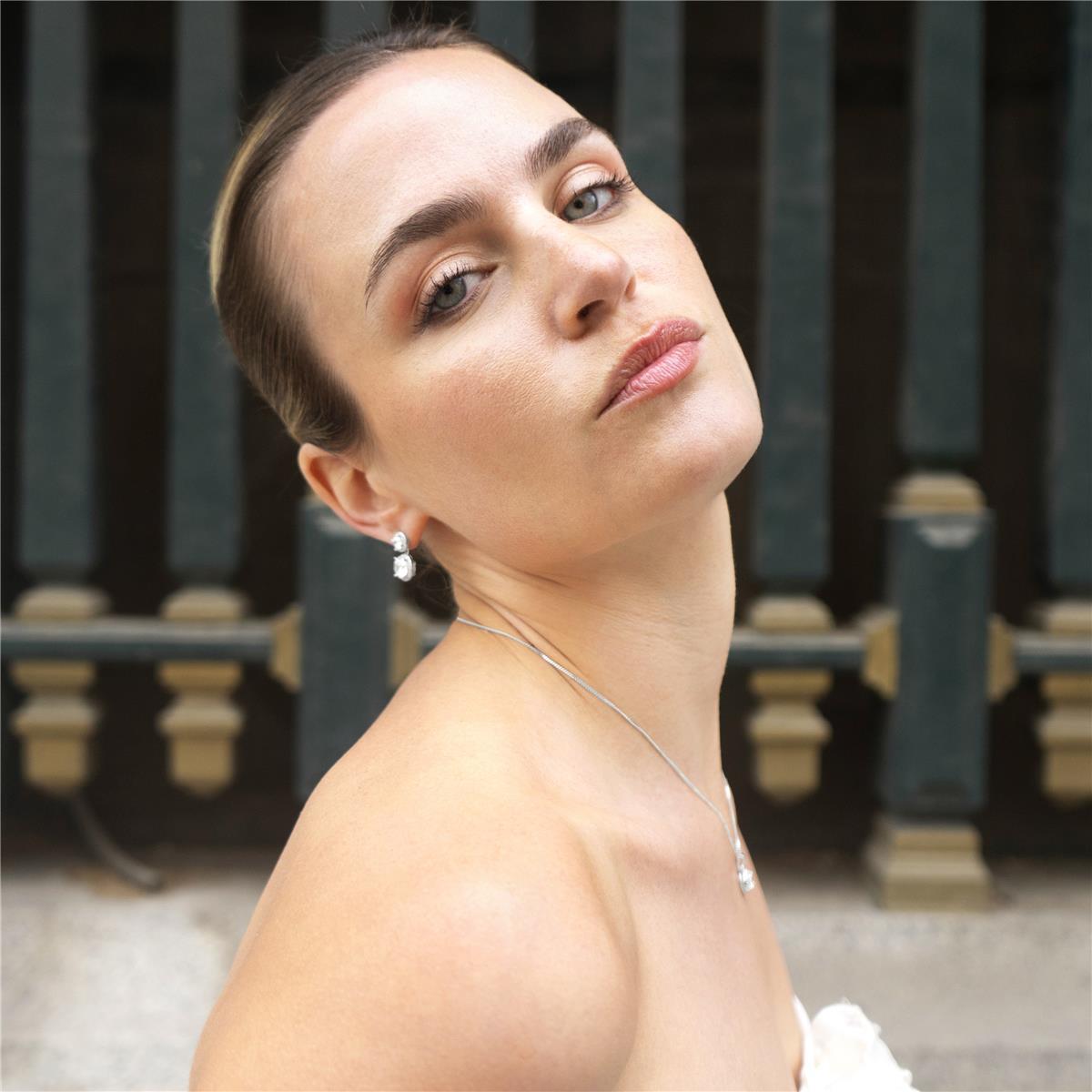 Pendientes Lux by Lux acabados en baño de rodio