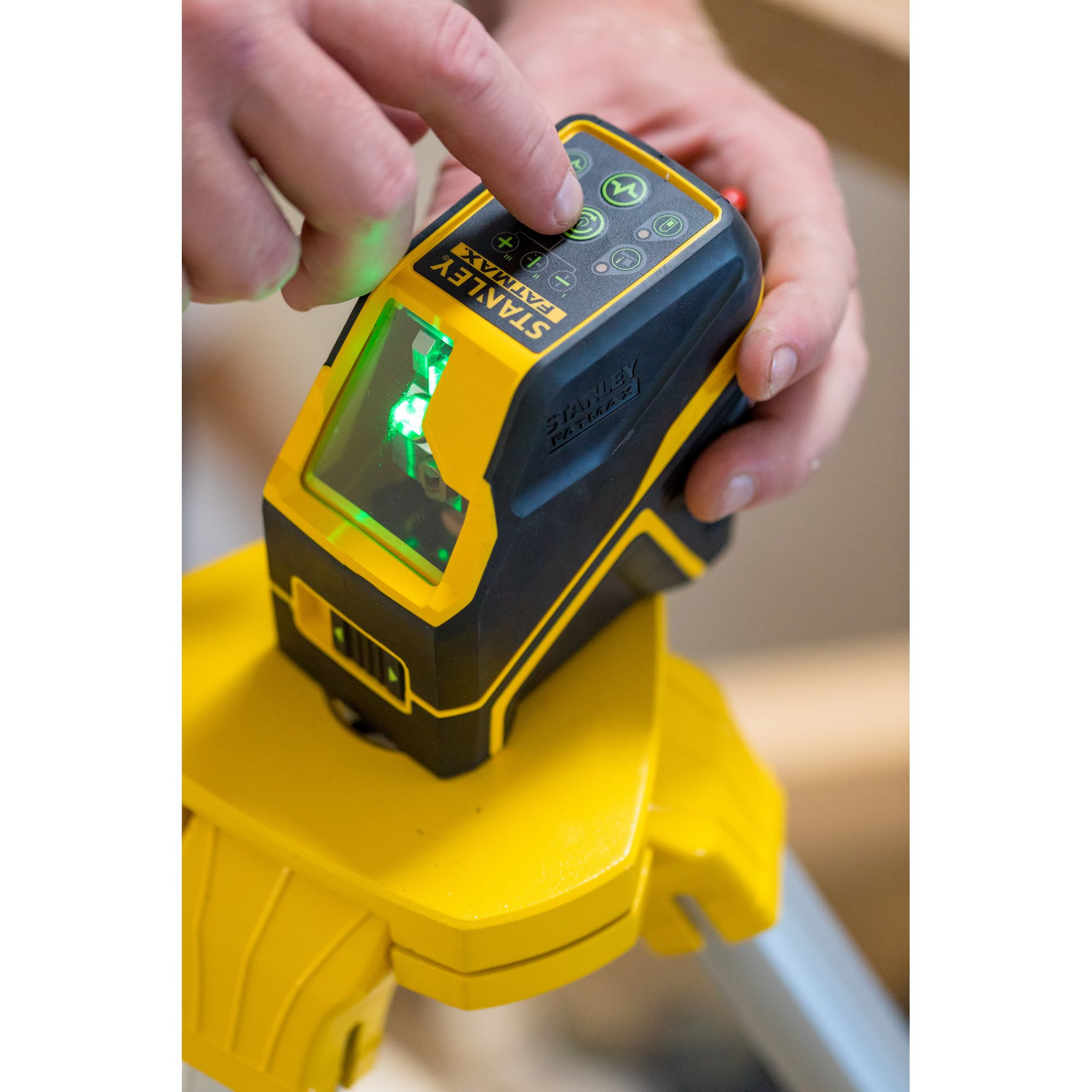 Niveau laser croix FatMax FCL-G (LI-ION) STANLEY FMHT77595-1