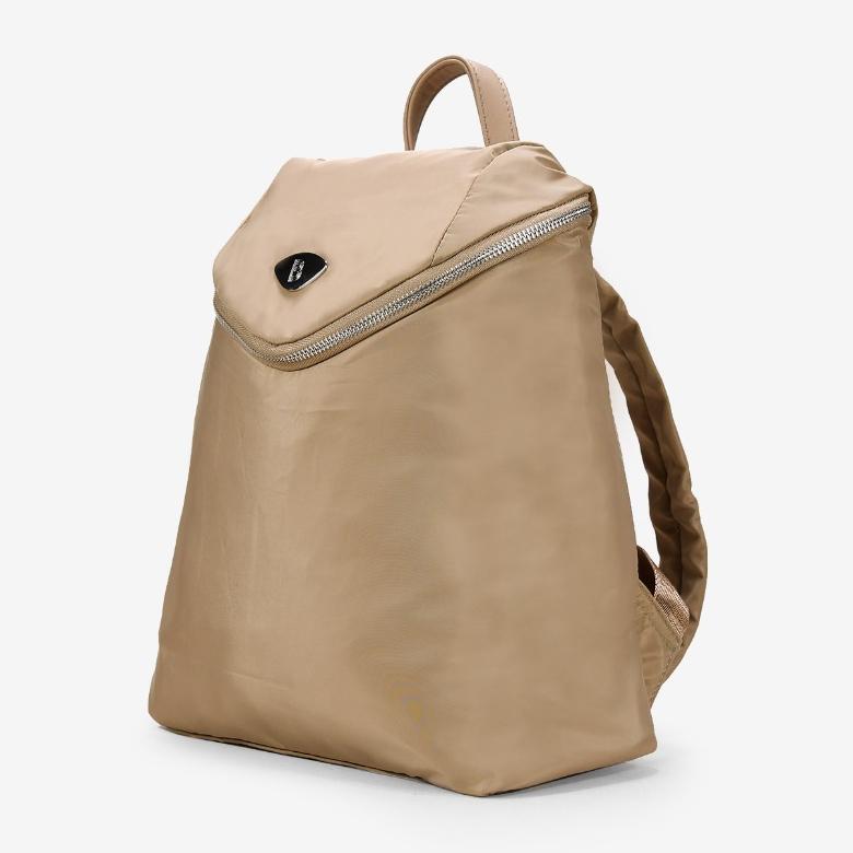 Mochila beige de nylon con cremallera