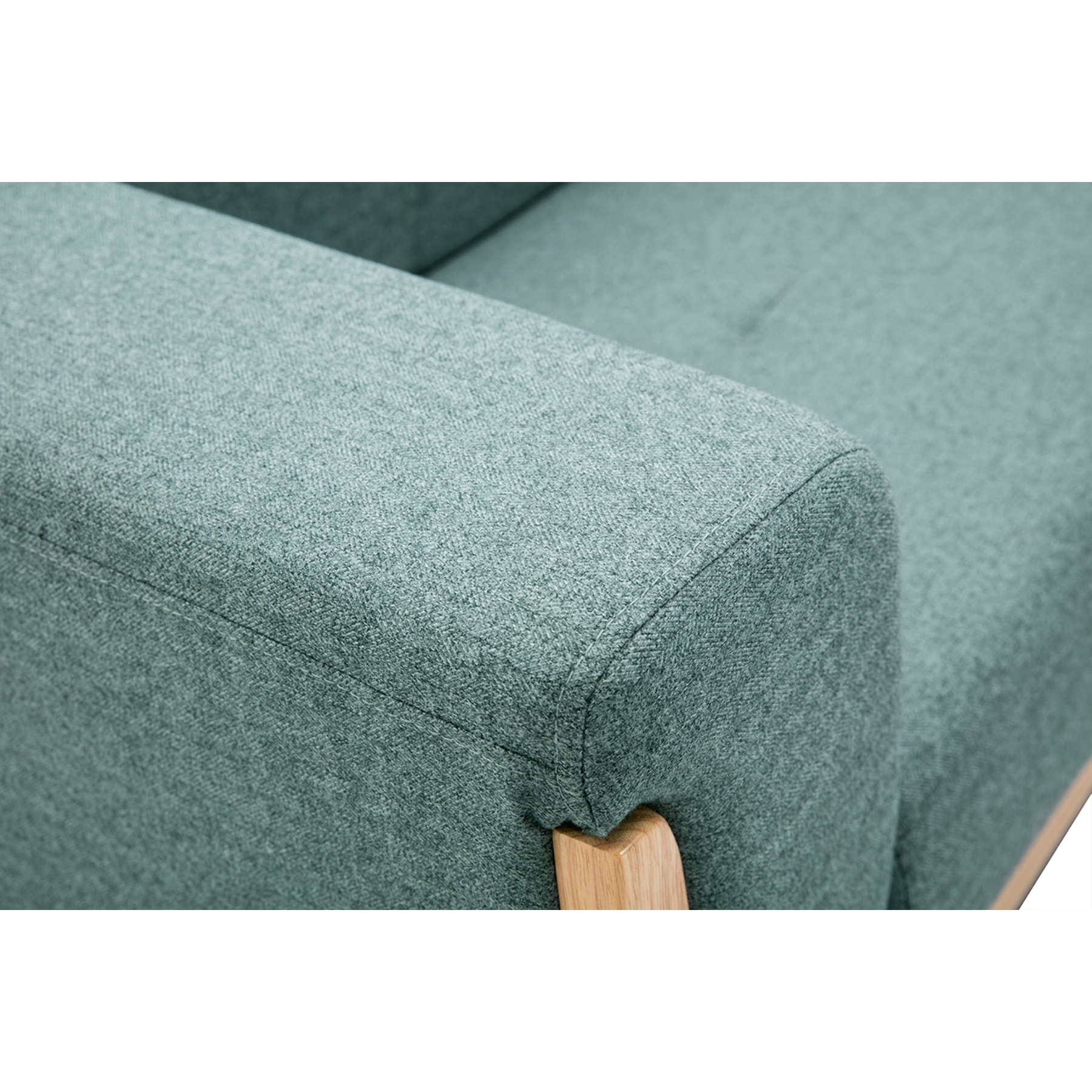 Canapé scandinave 2 places en tissu vert de gris et bois clair FJORD