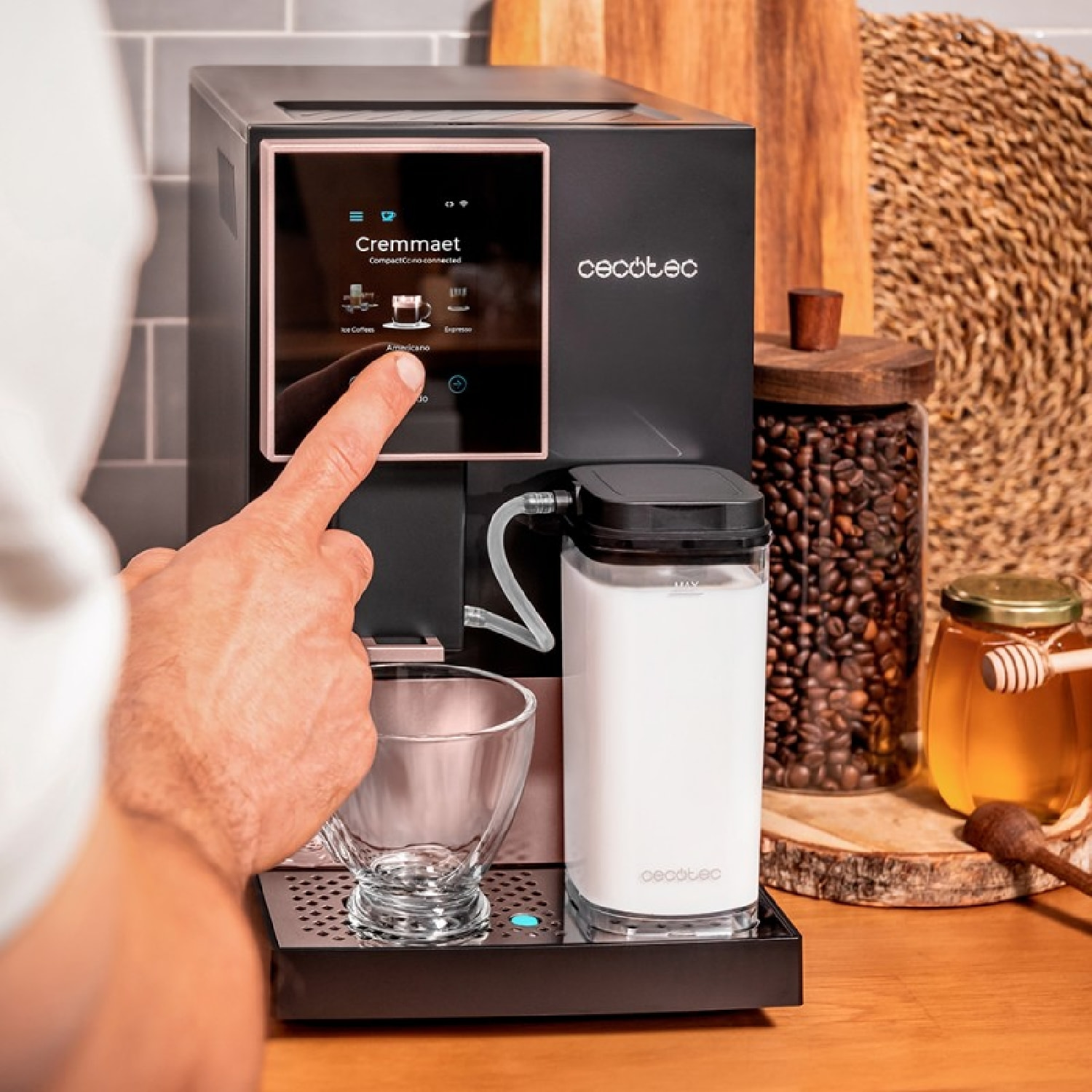 Cecotec Cafetera superautomática Cremmaet Compactccino Connected Black Rose