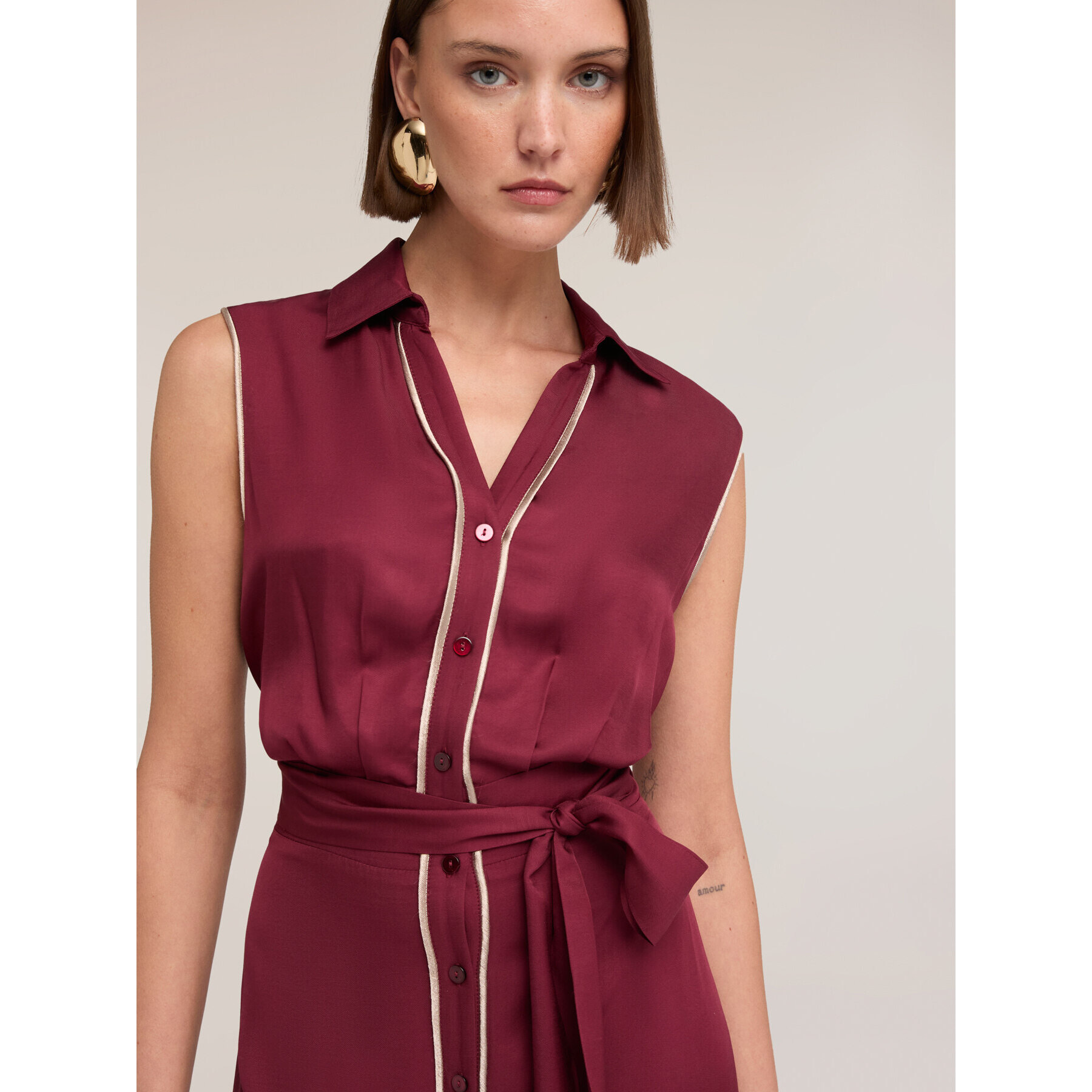 Motivi - Vestido camisero en twill con cinturón - Burgundy