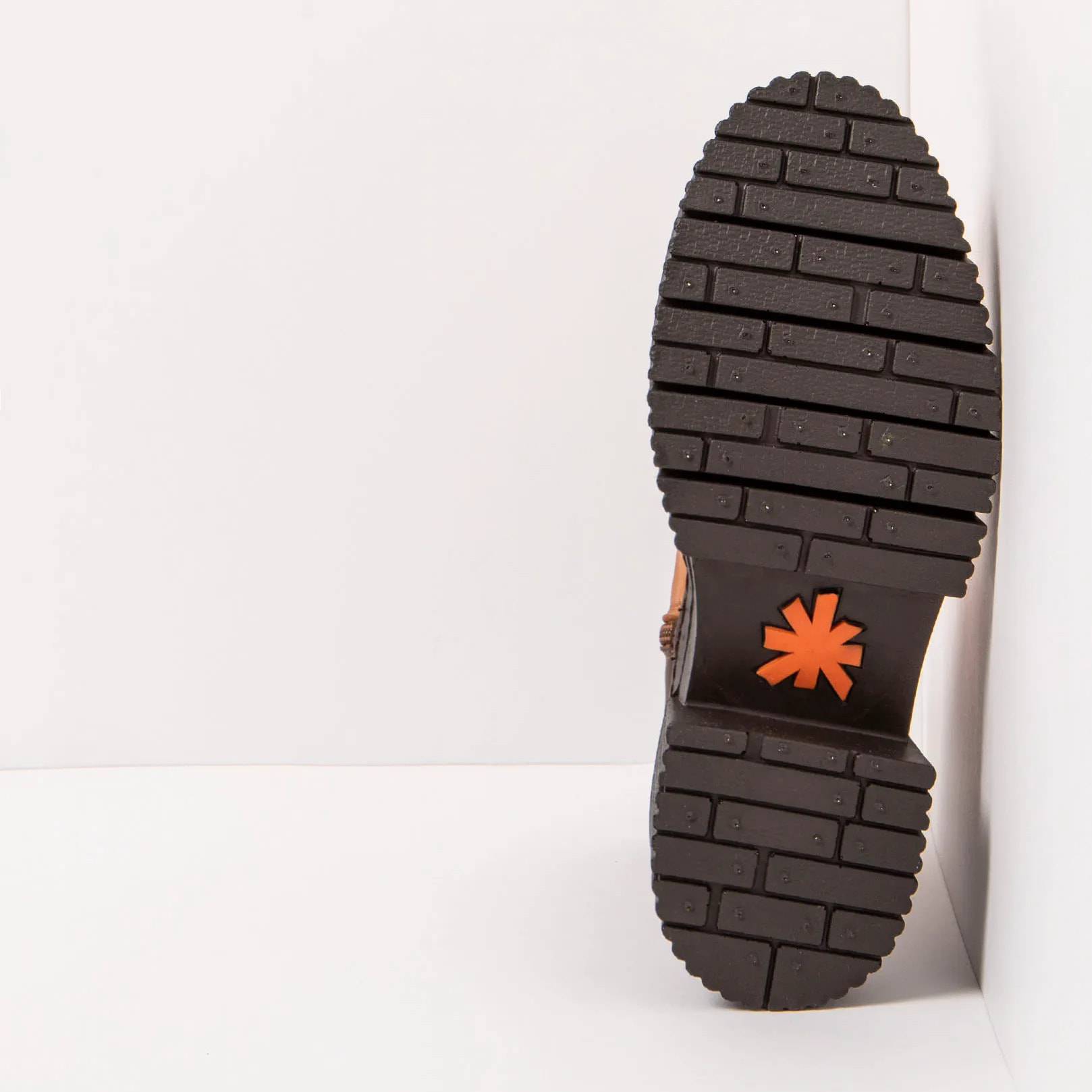 Botines con tacón 1374 NAPPA CUERO-BROWN/YORK color Cuero-brown