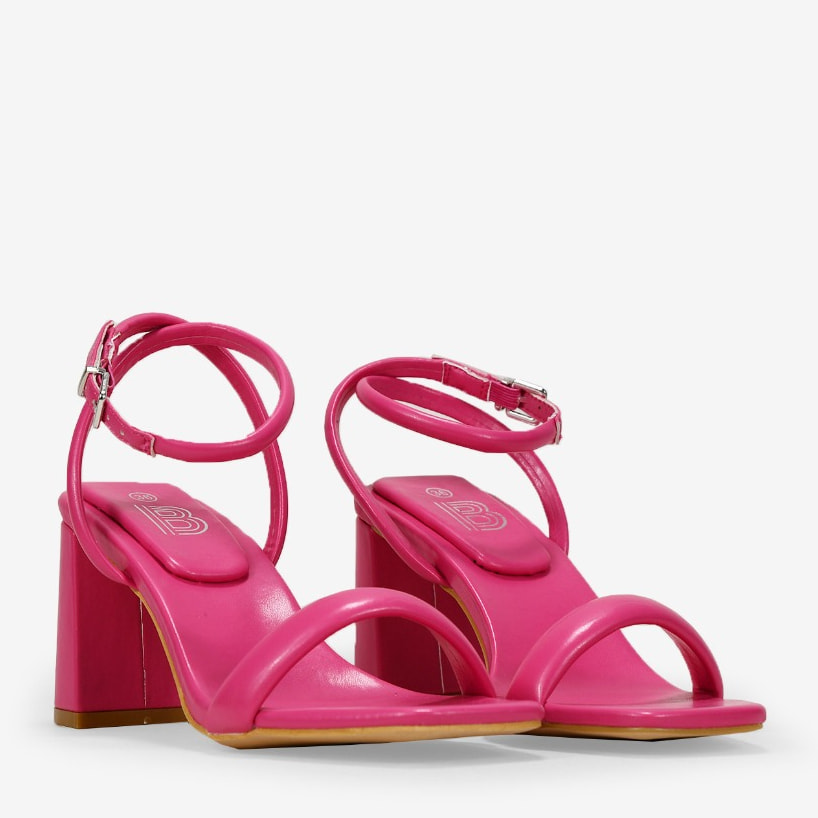 Sandalias rosa con tacón