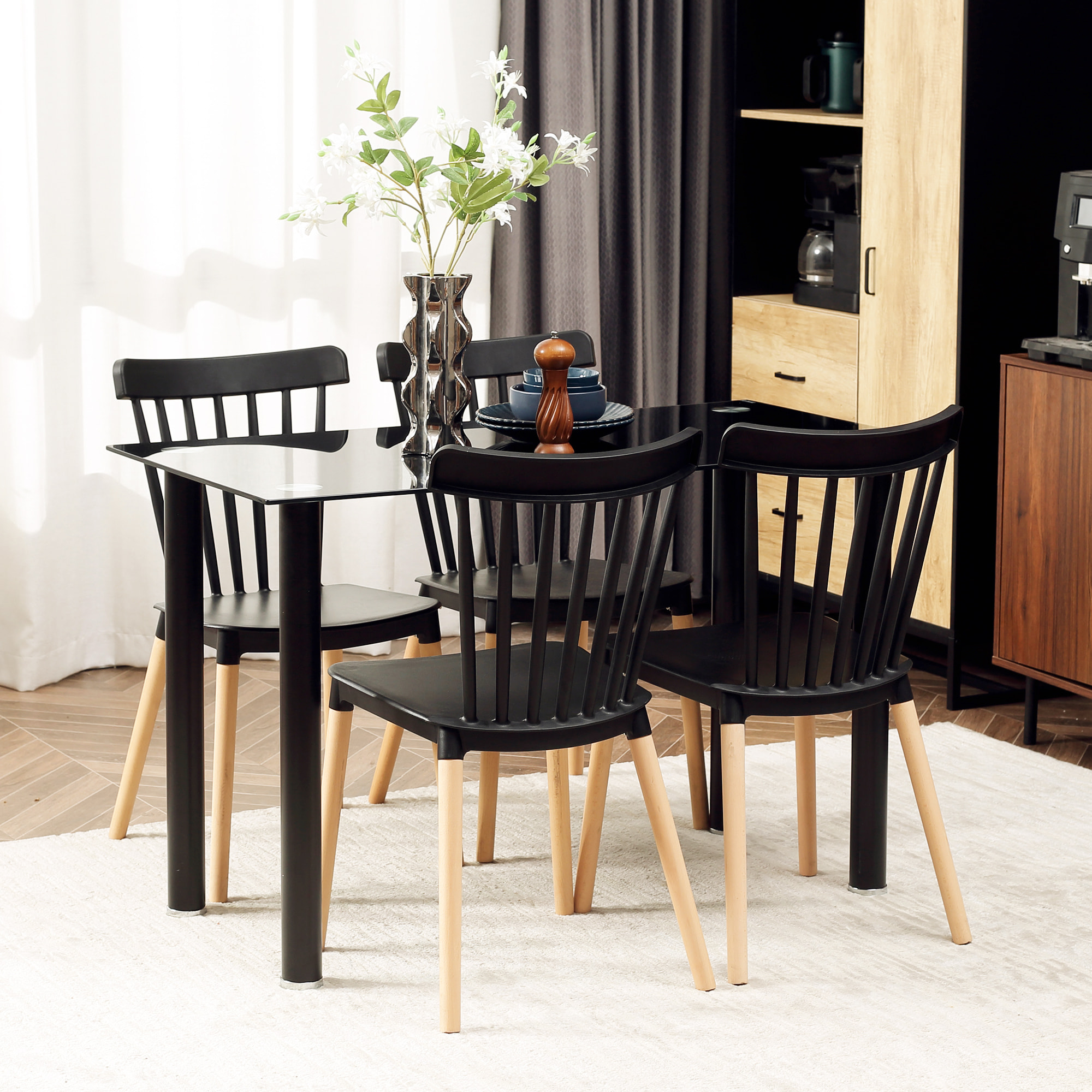 HOMCOM Juego de 4 Sillas de Comedor Estilo Nórdico Sillas de Cocina con Respaldo Alto Asiento de Polipropileno y Patas de Madera de Haya Carga 120 kg 43x52,5x83 cm Negro