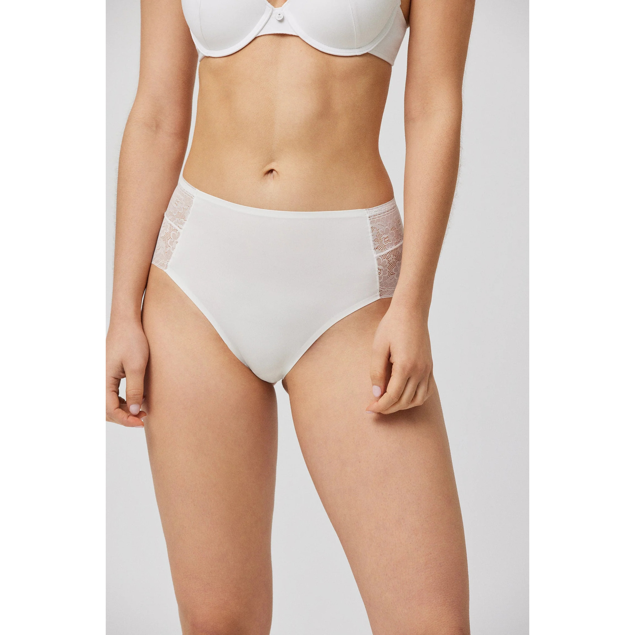 Slip maxi invisibile con pizzo avorio