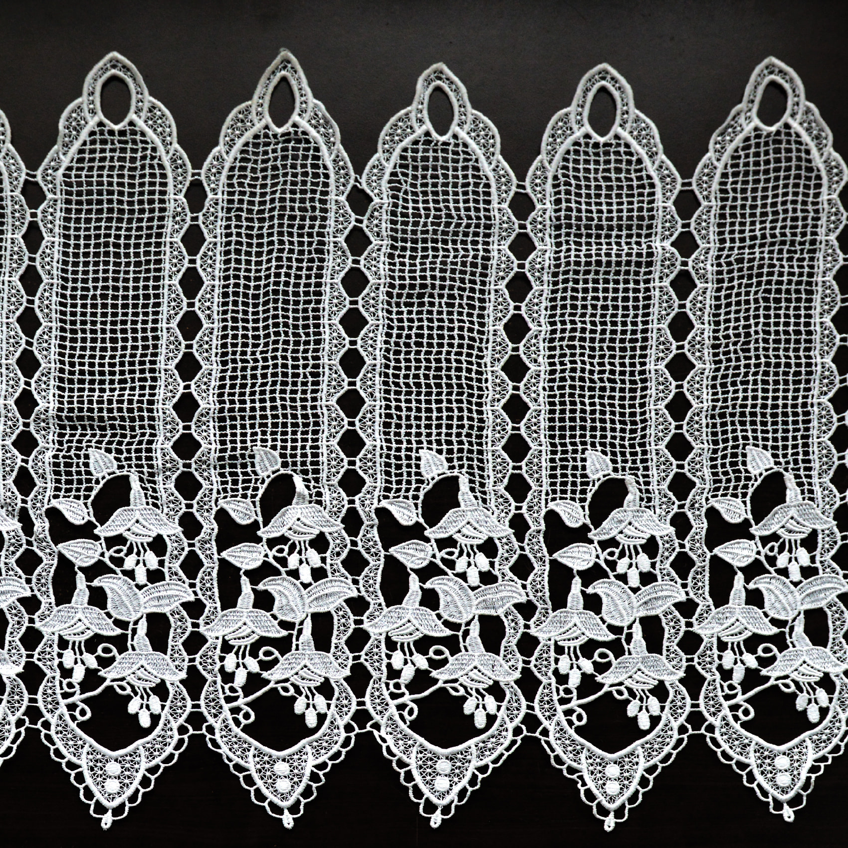 Brise bise en macramé esprit fleuri - Blanc