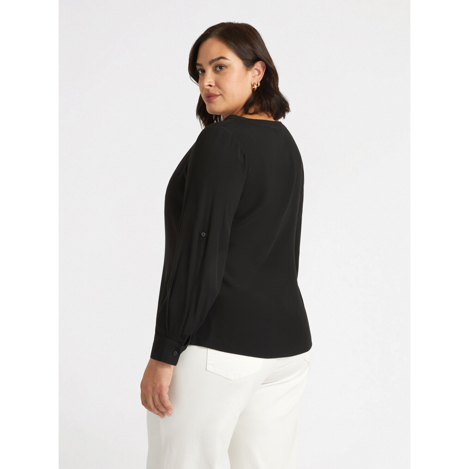 Fiorella Rubino - Blusa con cuello de pico y viscosa LENZING™ ECOVERO™ - Negro