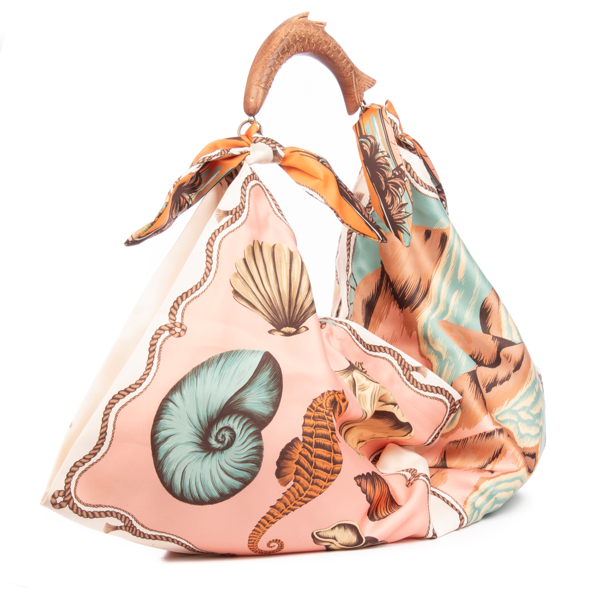 Berchidda Bolso de hombro Mujer. Fabricado en tejido suave, tintes naturales con asa de madera.