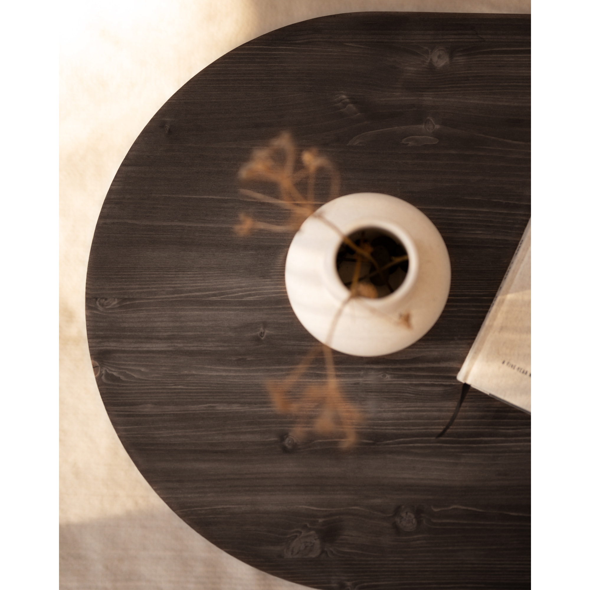 Table basse en bois massif ton noir 120x50cm Hauteur: 40 Longueur: 120 Largeur: 50