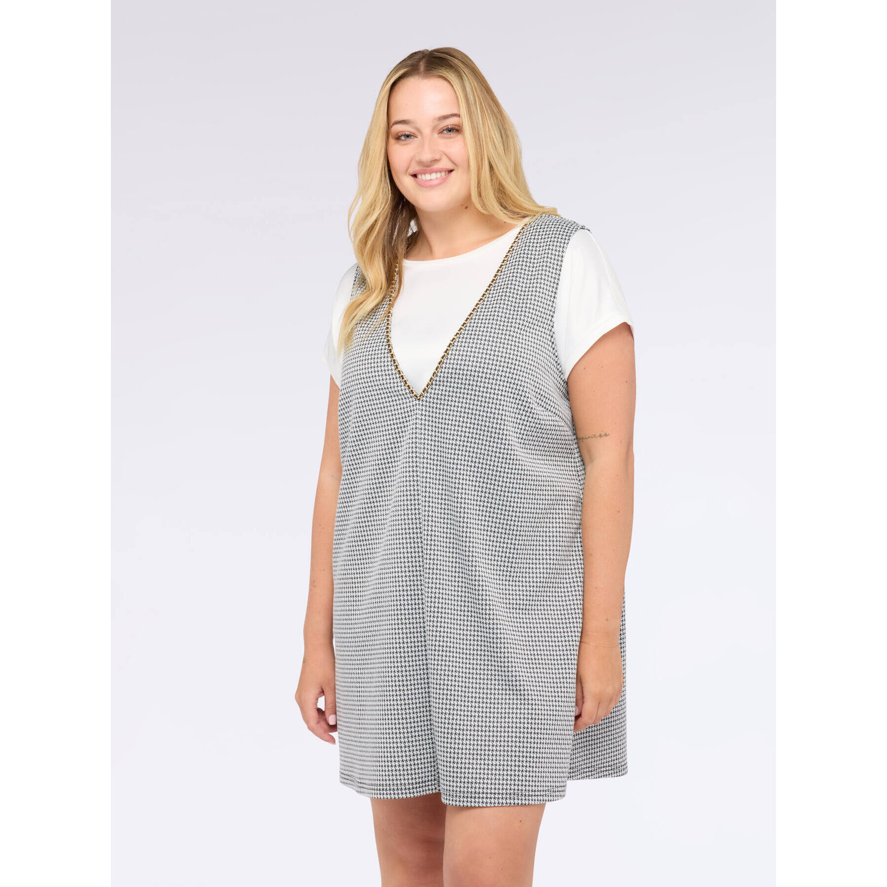 Fiorella Rubino - Vestito corto linea ad A con maxi scollo a V - Nero