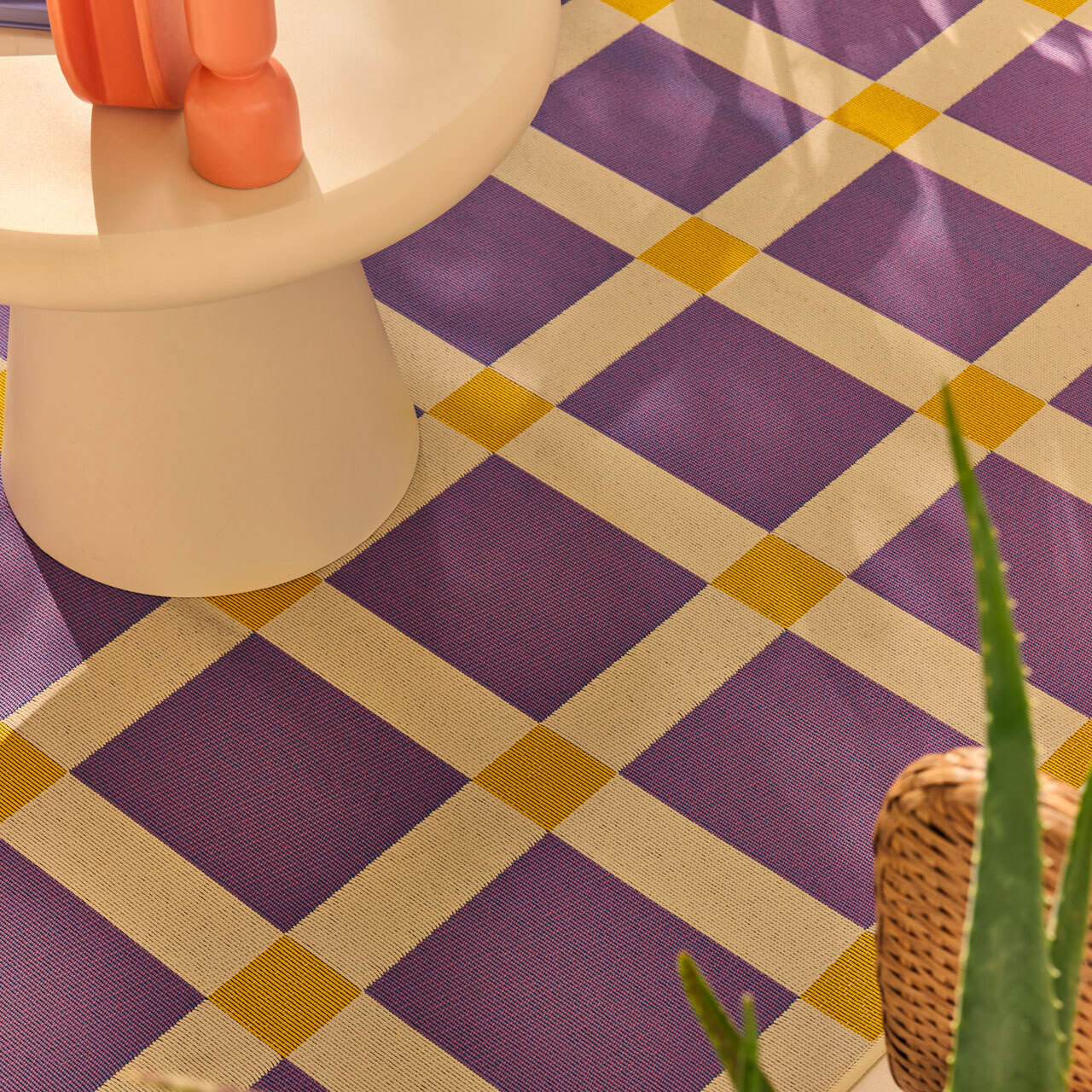 POSITANO - Tapis intérieur/extérieur à motif damier violet