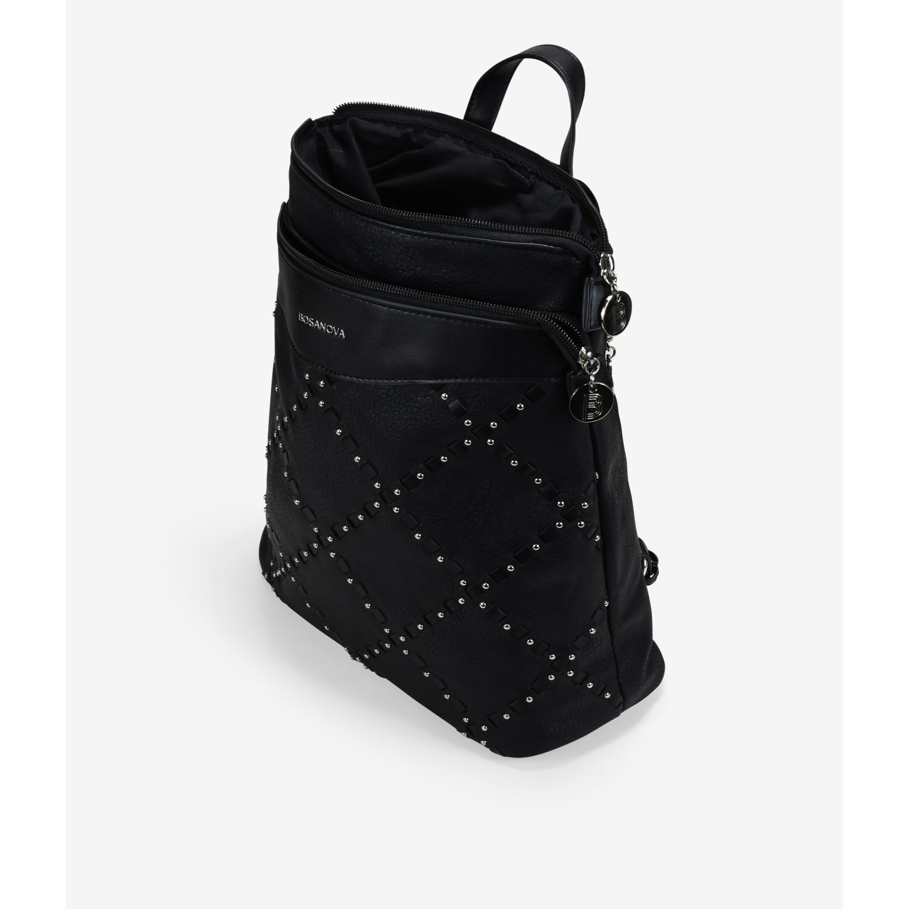 Mochila negra con doble cremallera y tachas