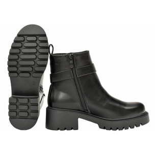 Stivaletti in simil pelle con fondo in gomma