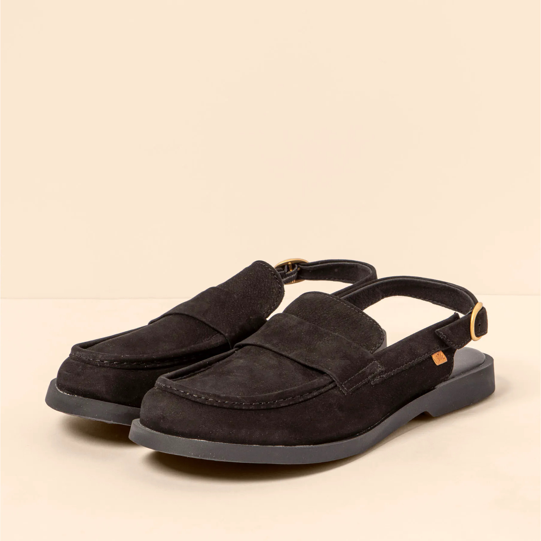 Zapatos N5872 NOBUCK LAVADO BLACK/ ARENISCA color Black