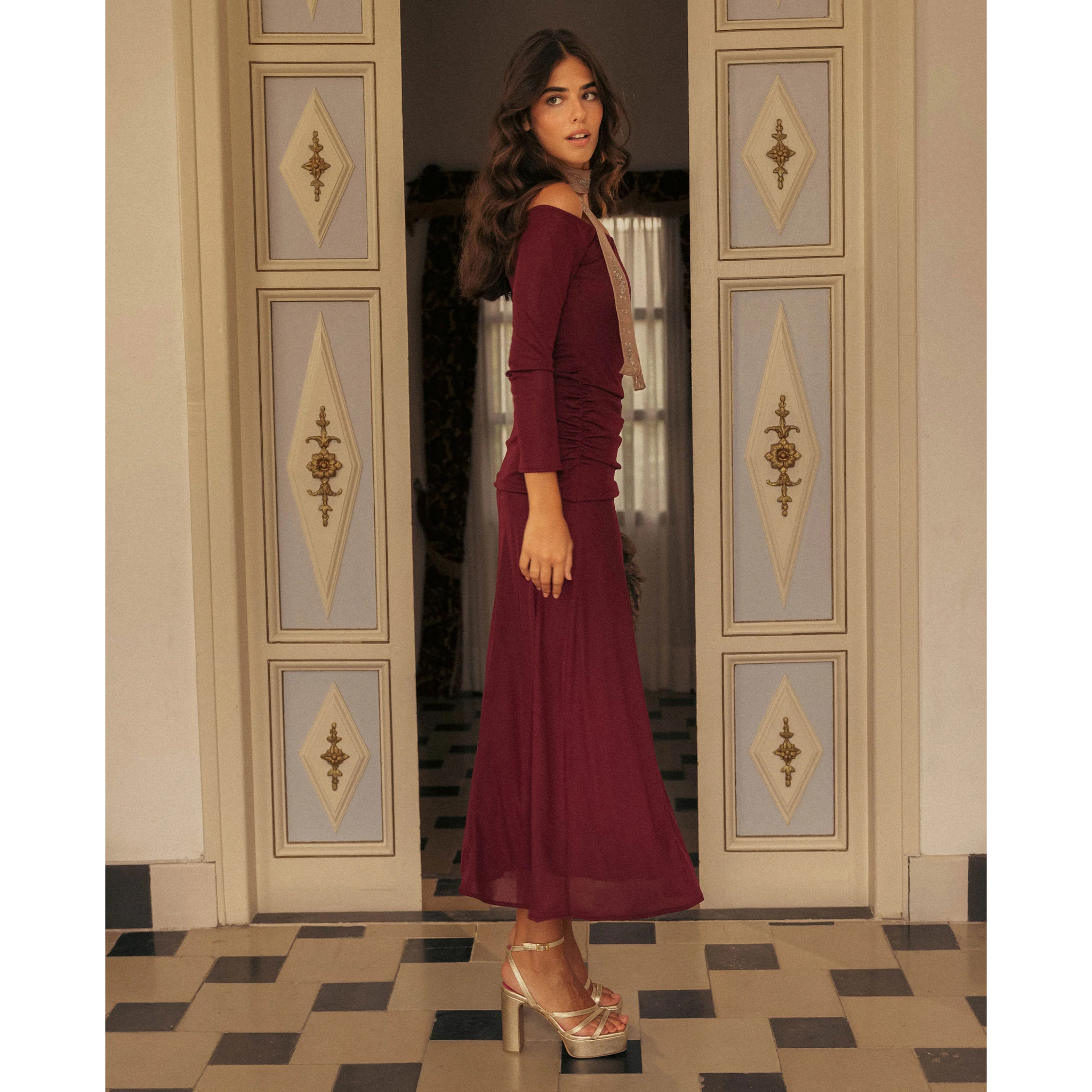 Vestido midi de punto palabra de honor