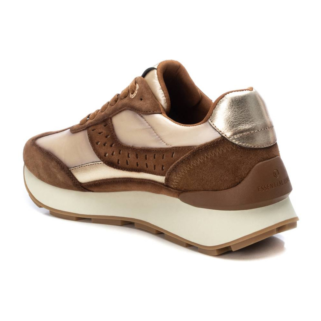 Zapatilla de piel camel