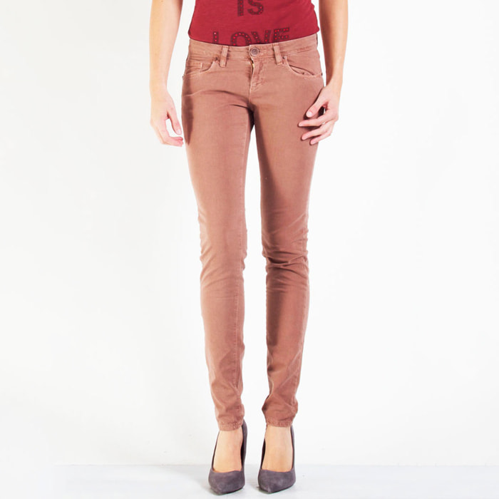 GABARDINA STRETCH. Vita bassa e gamba stretta.