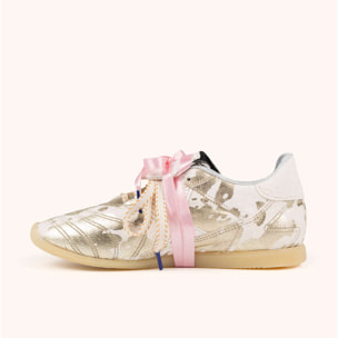 Sneakers de Estilo Fútbol Retro-Futuro con Estampado Metalizado y Cinta Rosa MUNICH MUNDIAL STRADA COW 04