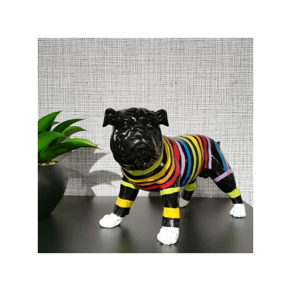 Statuette chien noir bulldog aux rayures colorées L40cm - LOPPO