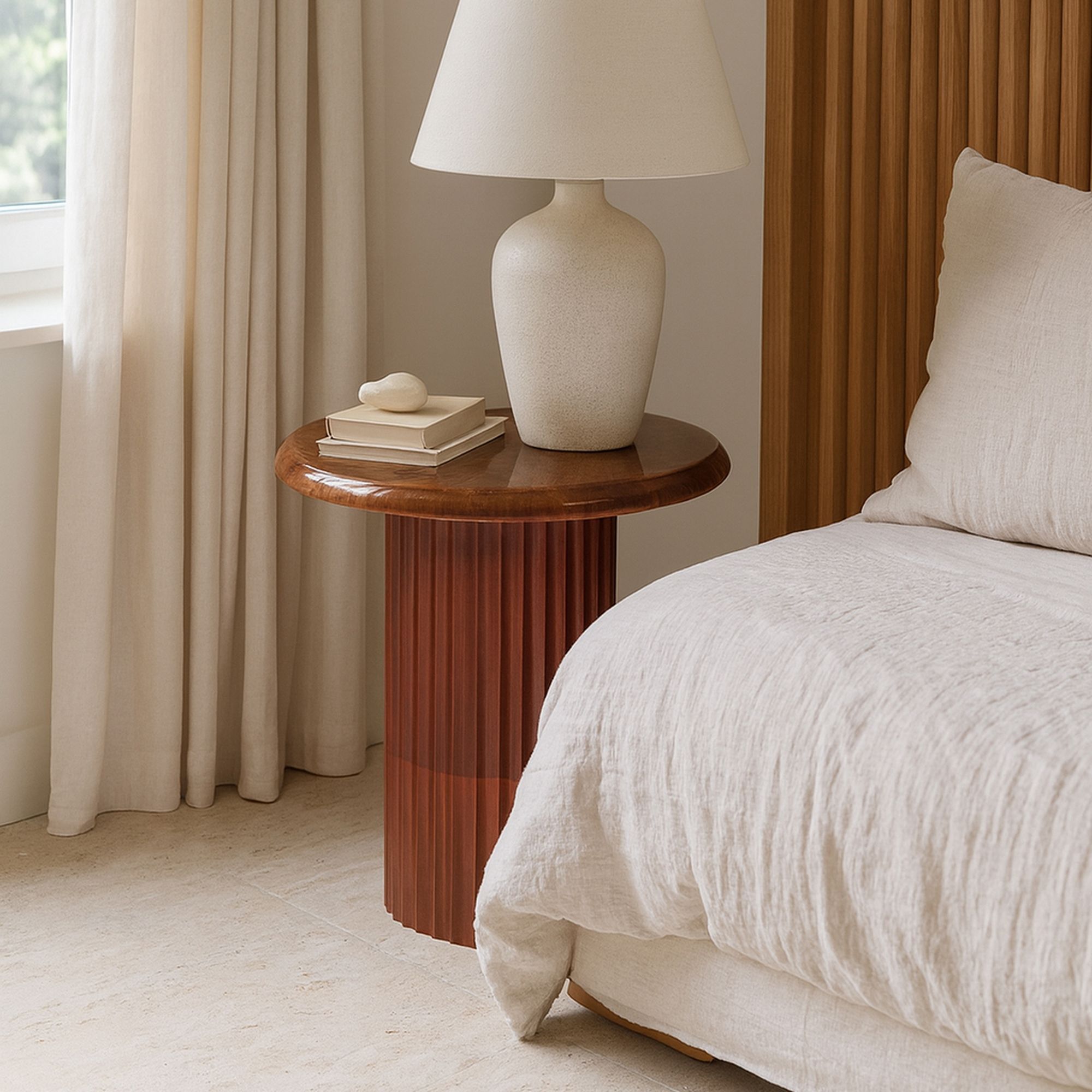 Table d'appoint en bois de manguier émaillé  ALTA