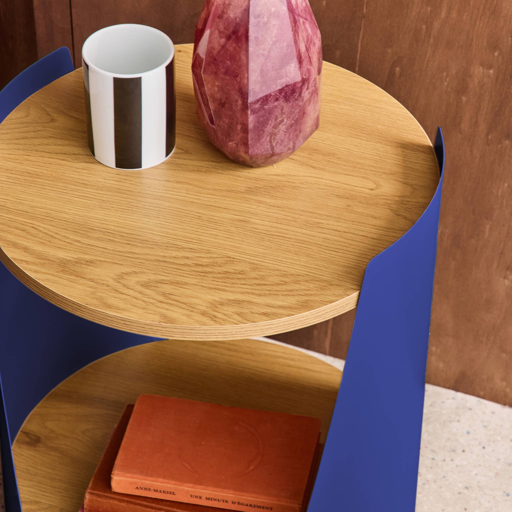 Table d'appoint, table de chevet métal courbé et décor bois avec roulettes MOLTO