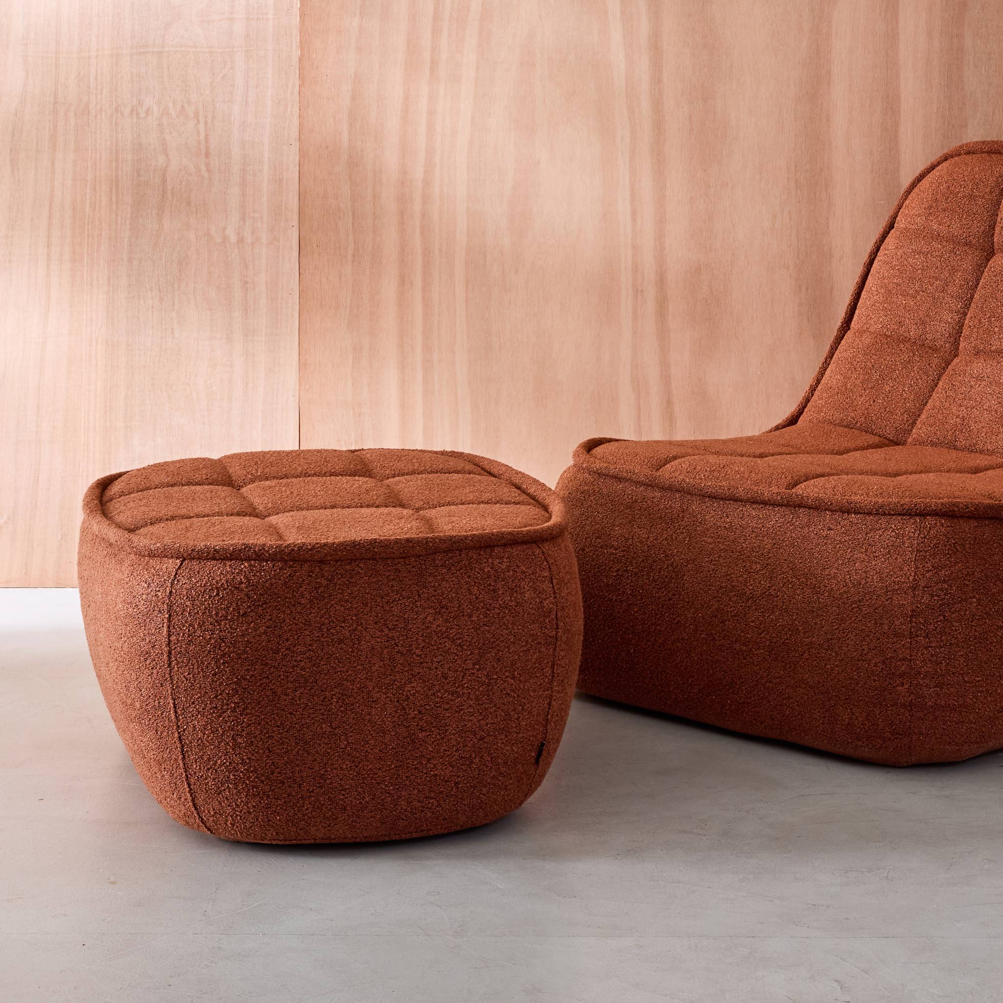 Pouf, repose-pieds pour chauffeuse 1 place Boni bouclette texturée BONI