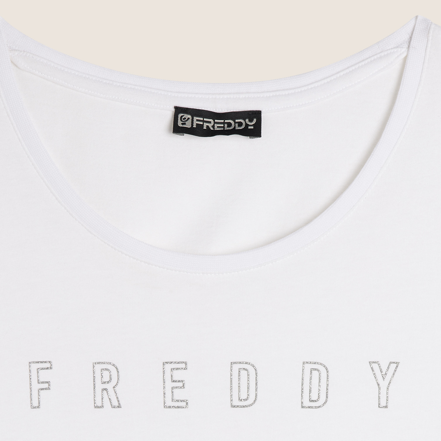 T-shirt scollo tondo con logo glitter