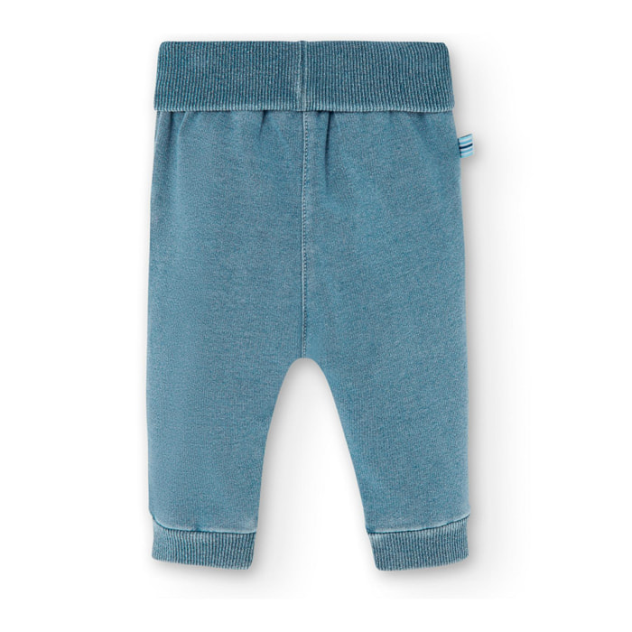 Pantalón en azul claro con cintura elástica y bolsillos