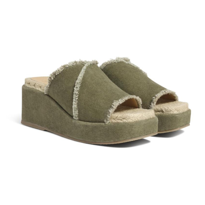 Mule en canvas con cuña de 7 cm