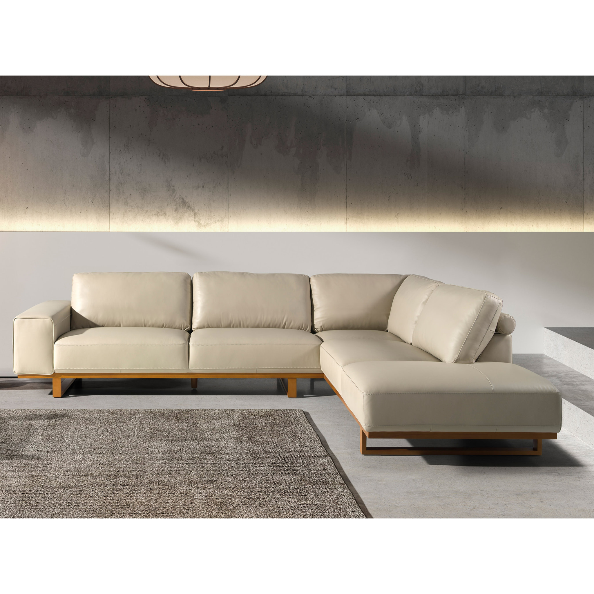 Sofá rinconera derecha de 5 plazas tapizado en piel de origen vacuno en arena patas de madera en miel 316x252x82cm