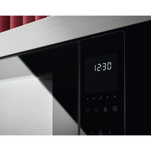 AEG Microondas de 900 W con función microondas y grill TMS5G25IEM