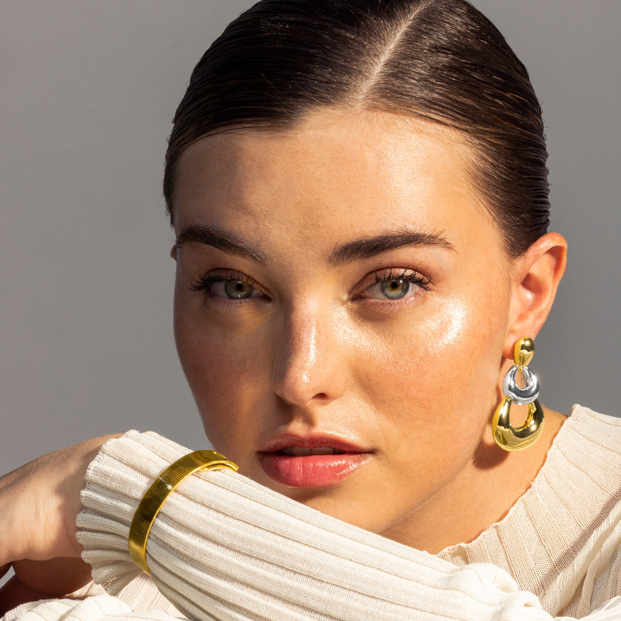 Pendientes acabado en oro amarillo de 18k