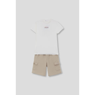 Conjunto de camiseta con estampado "Tropical Paradise" y bermuda cargo con bolsillos laterales con solapa | Color: Tostado | Street Monkey