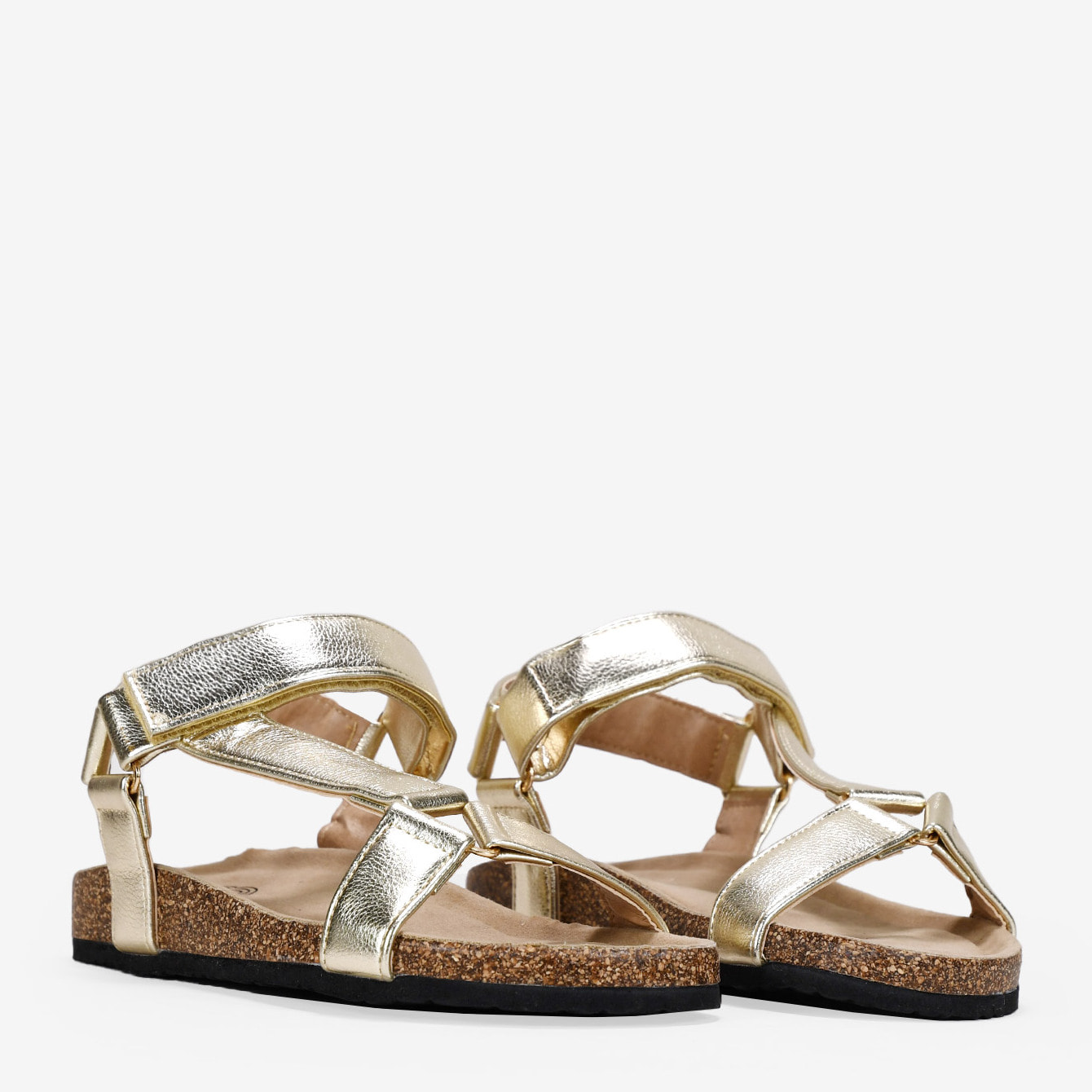Sandalias deportivas doradas con velcro