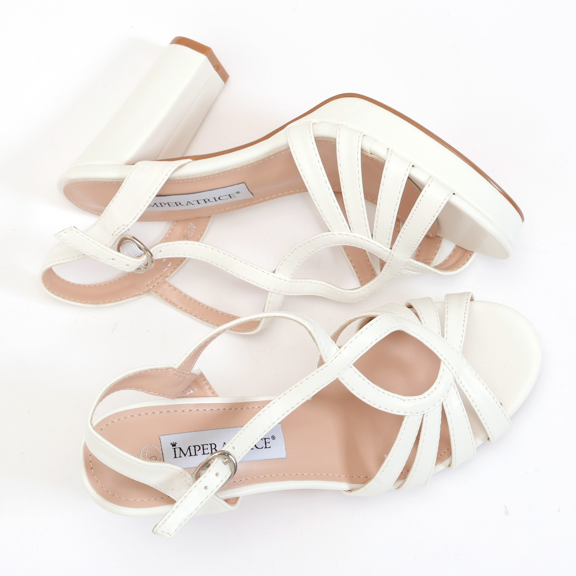 Sandali in simil pelle con tacco alto comodo