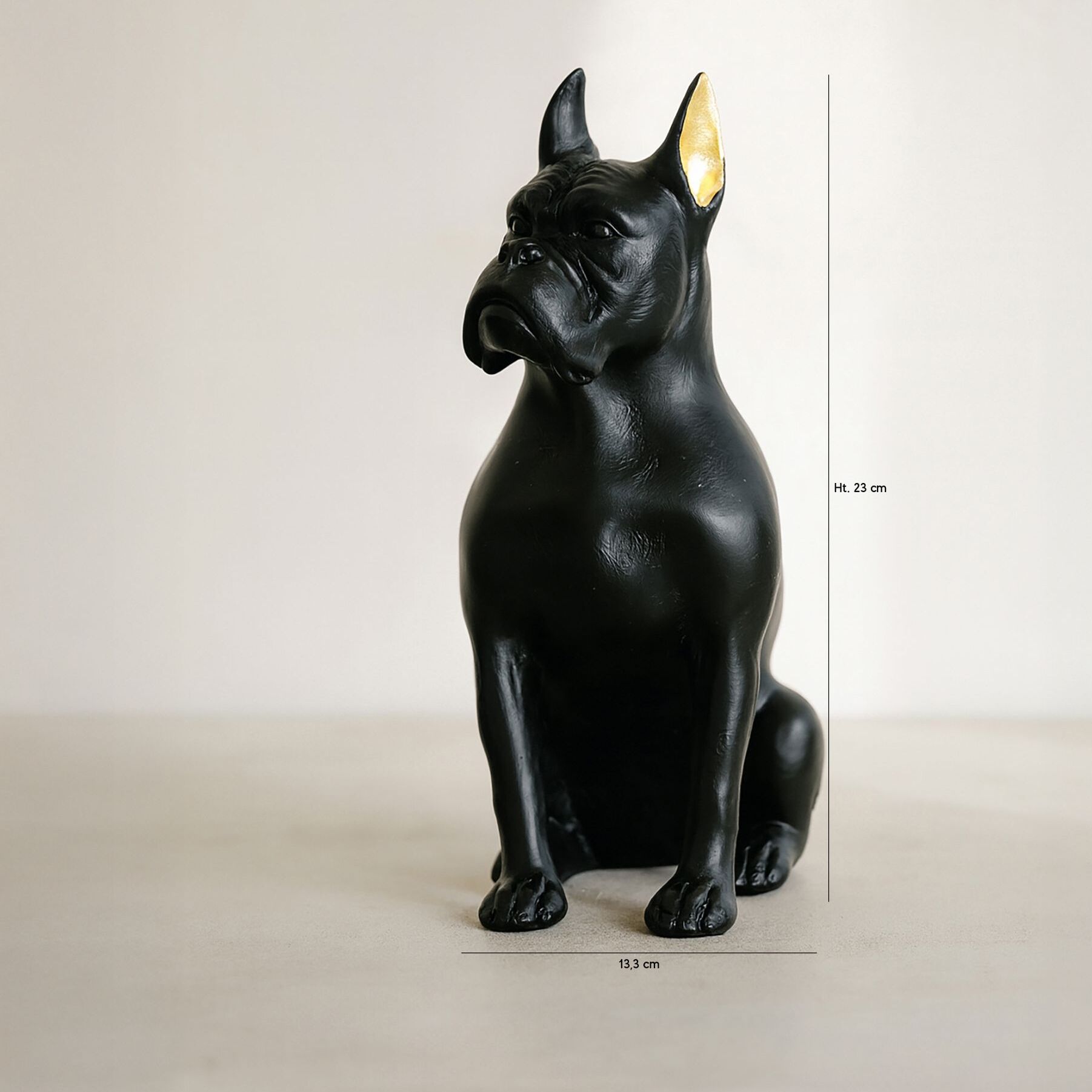 Chien noir en résine  HECTOR