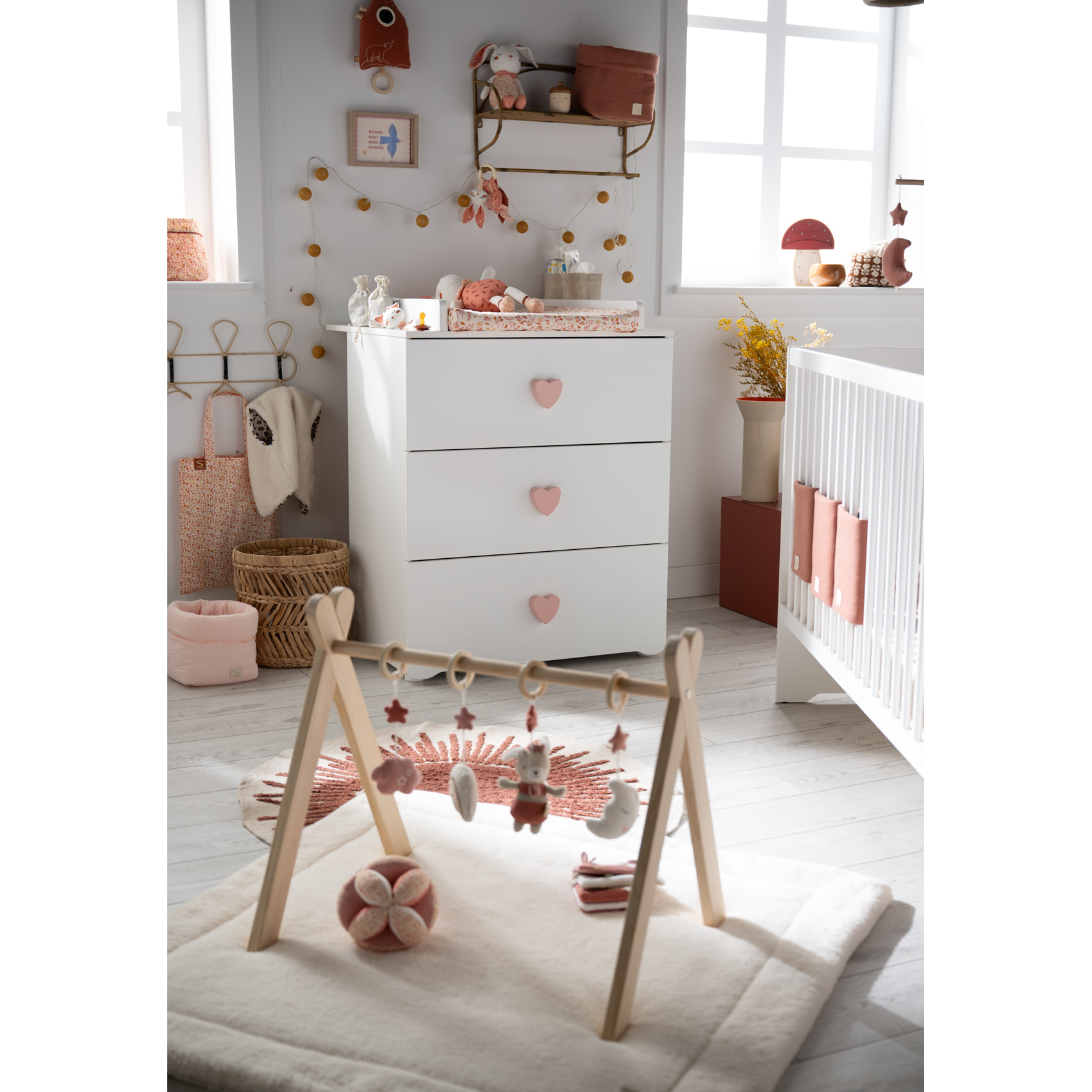 Chambre complète bébé avec lit 120x60cm et commode à langer 3 tiroirs