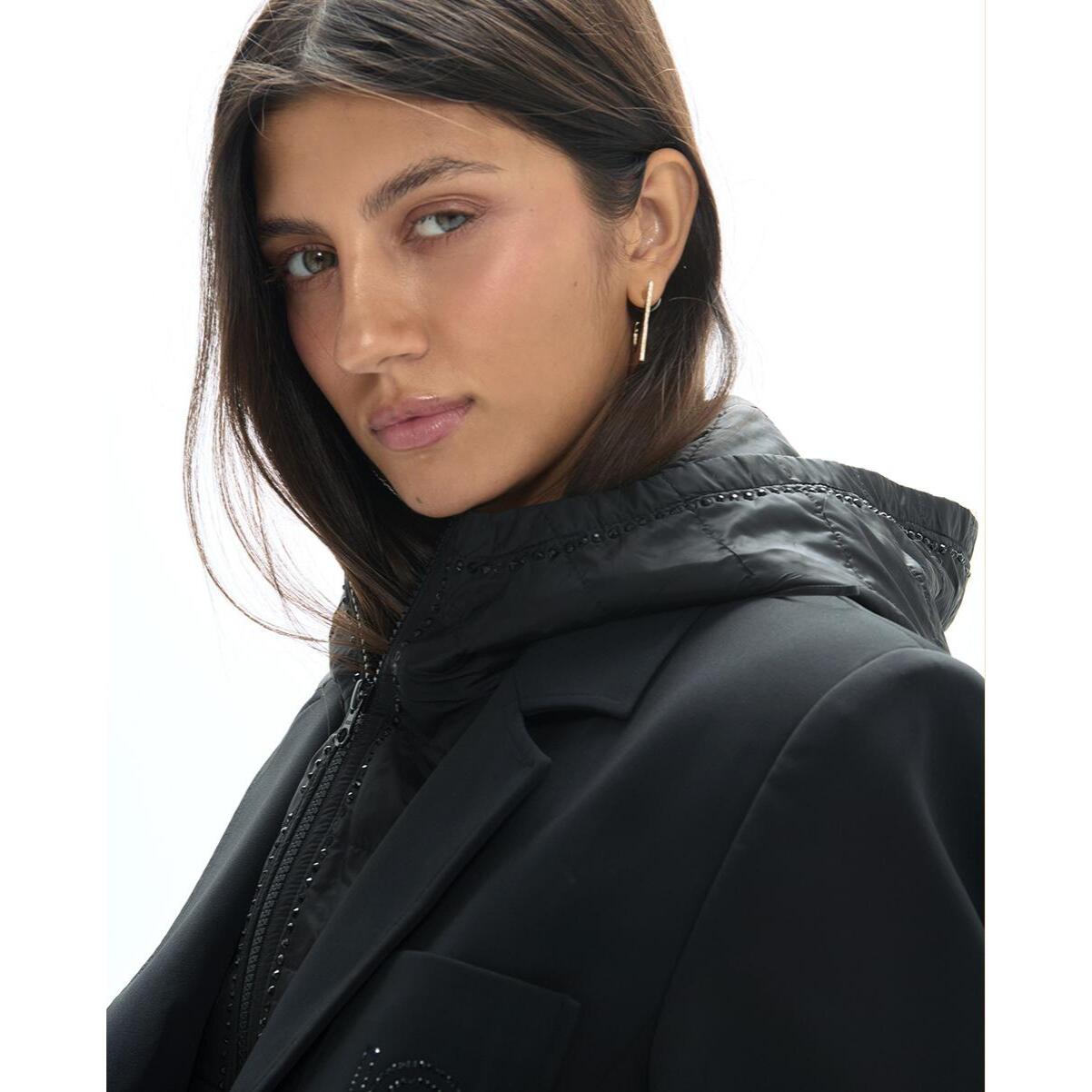 Giacca tecnica in stile americano con gilet interno imbottito in nylon.