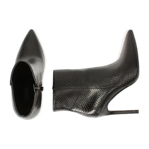 Botines negros estampado víbora, tacón 10,5 cm