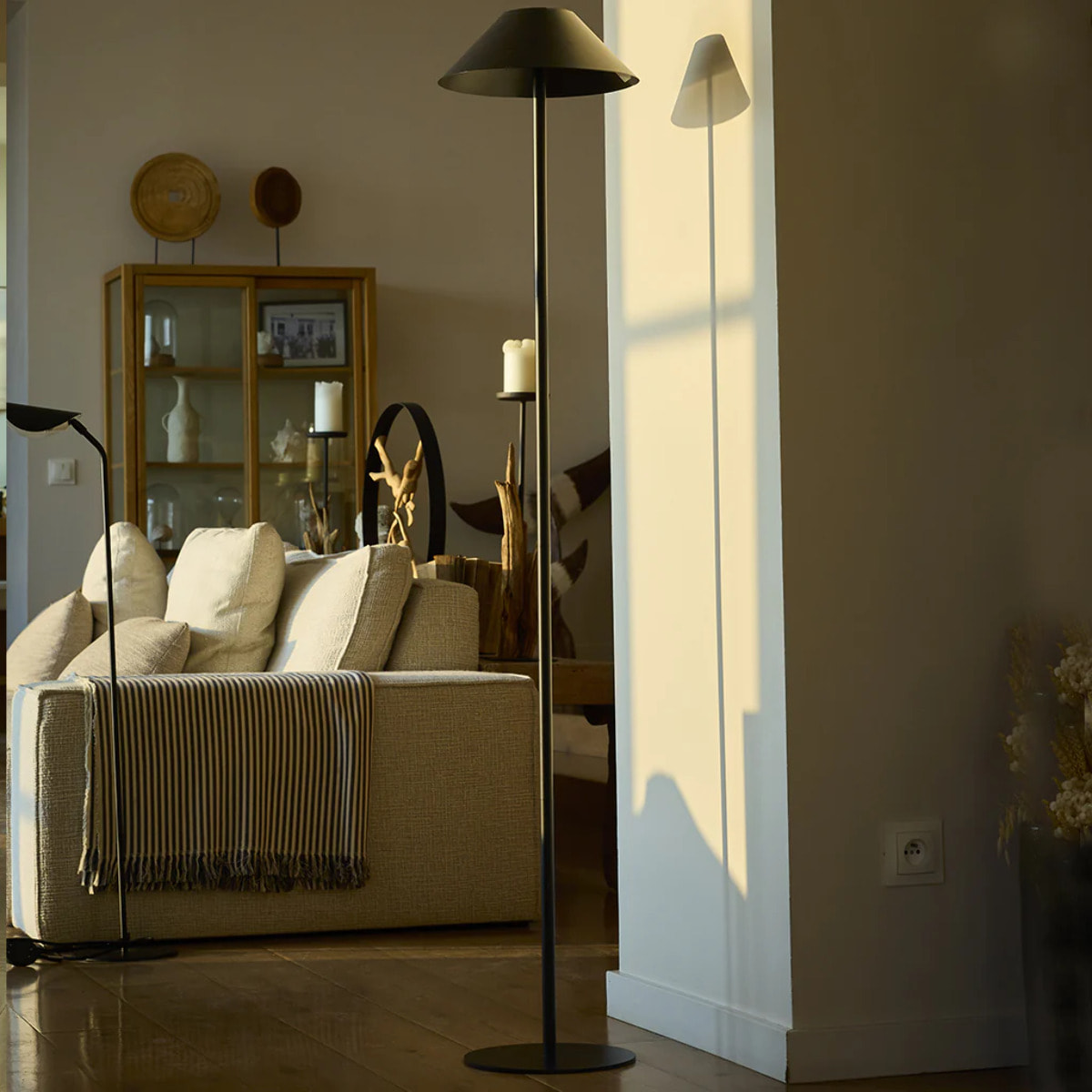 Lampadaire solaire NERIO TALL H150CM