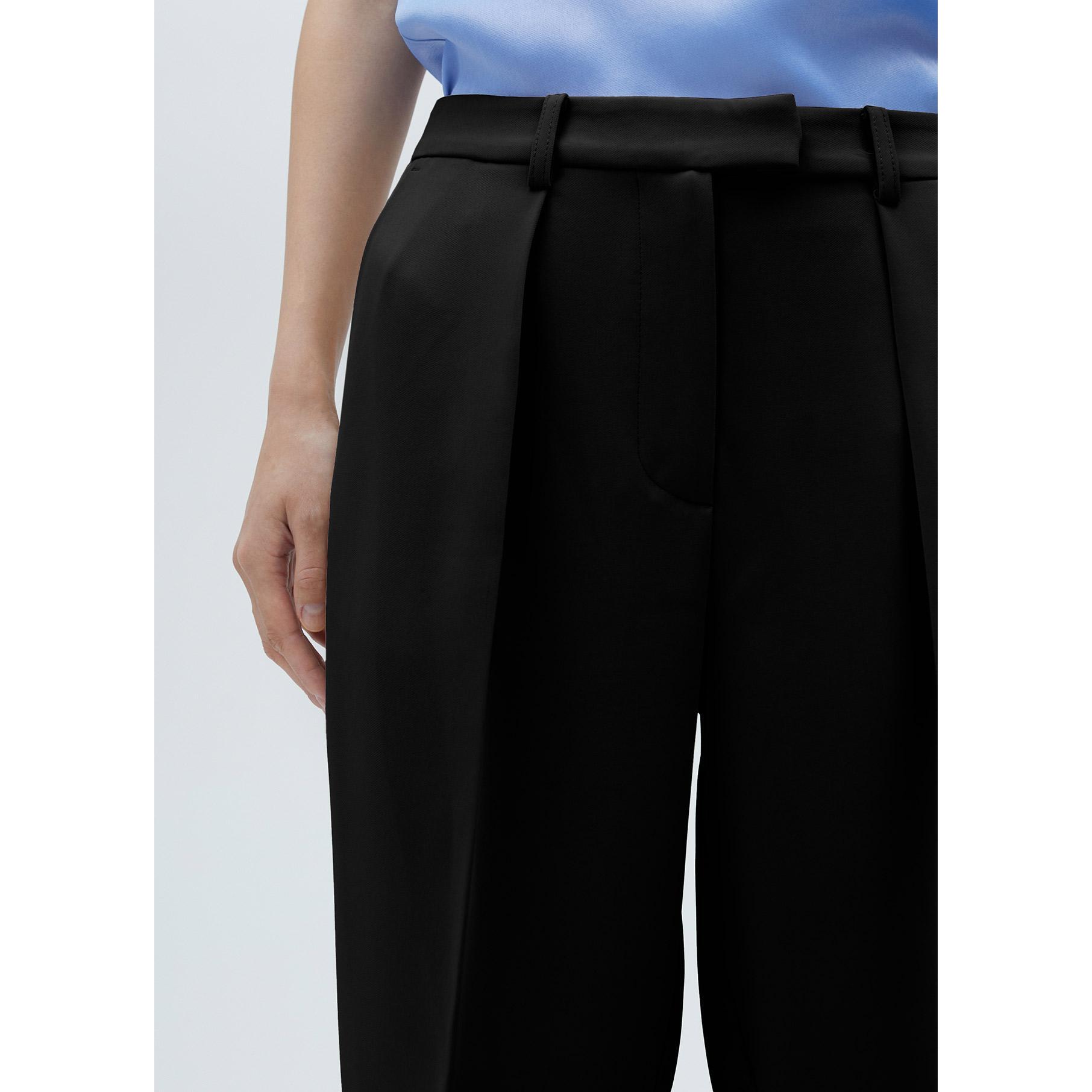 Pantaloni morbidi nude