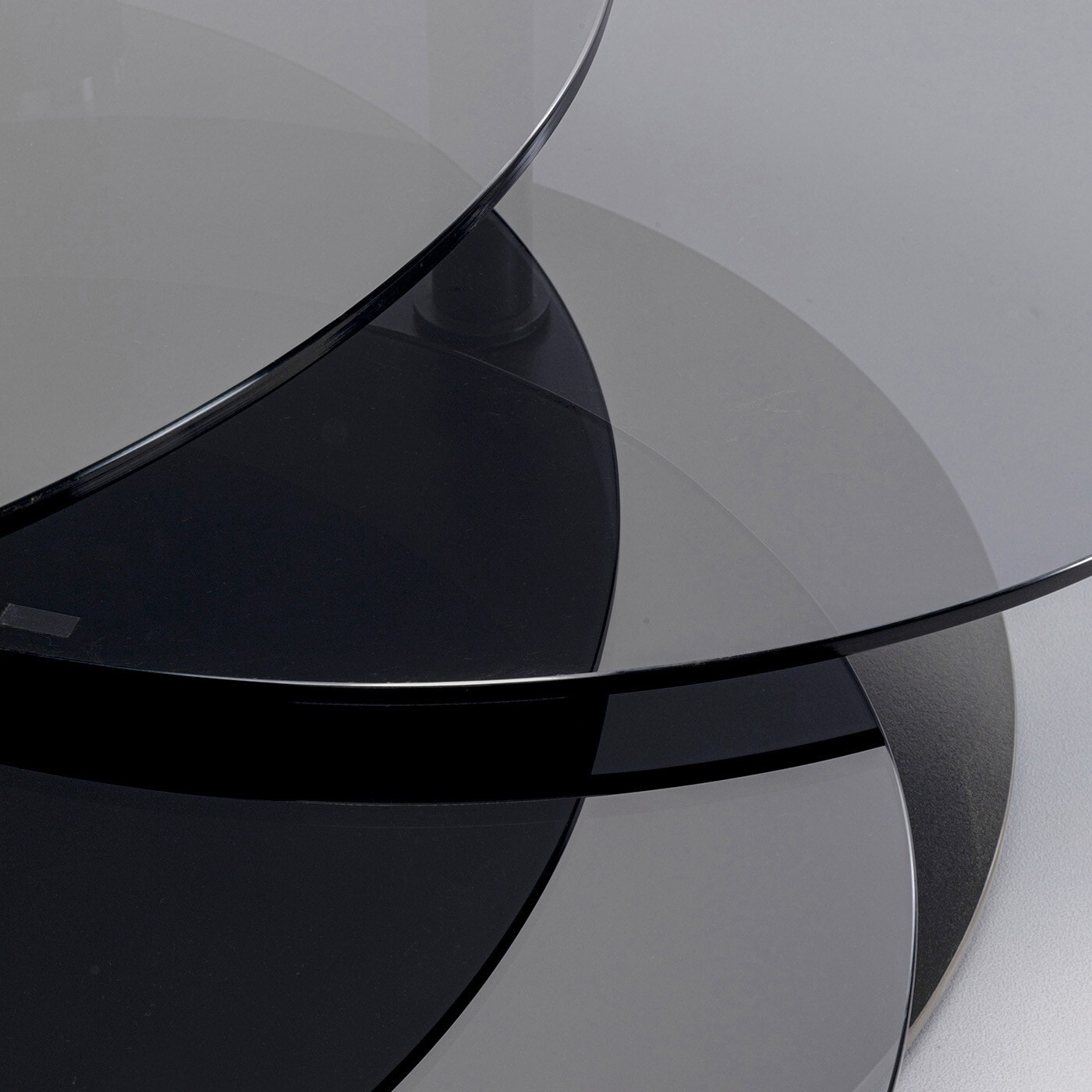 Table basse Twist noire 90cm Kare Design